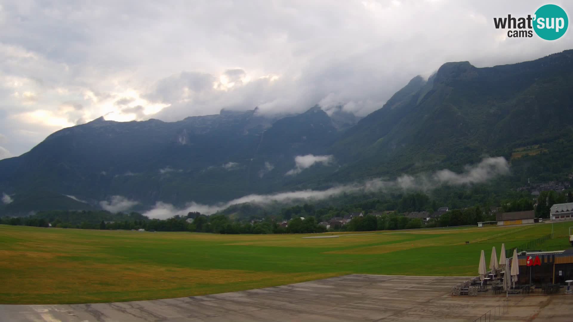 Cámara web en vivo Aeropuerto de Bovec – Vista a Kanin