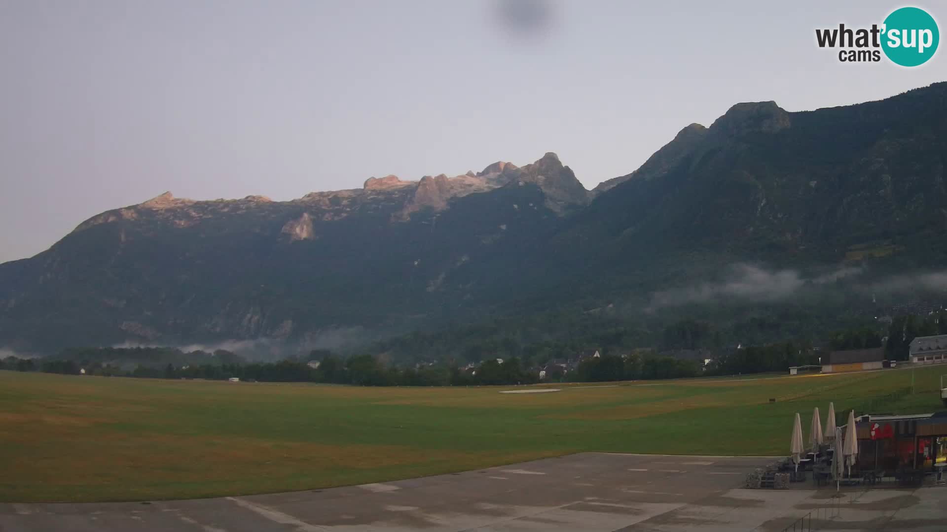 Spletna kamera letališče Bovec – pogled proti Kaninu