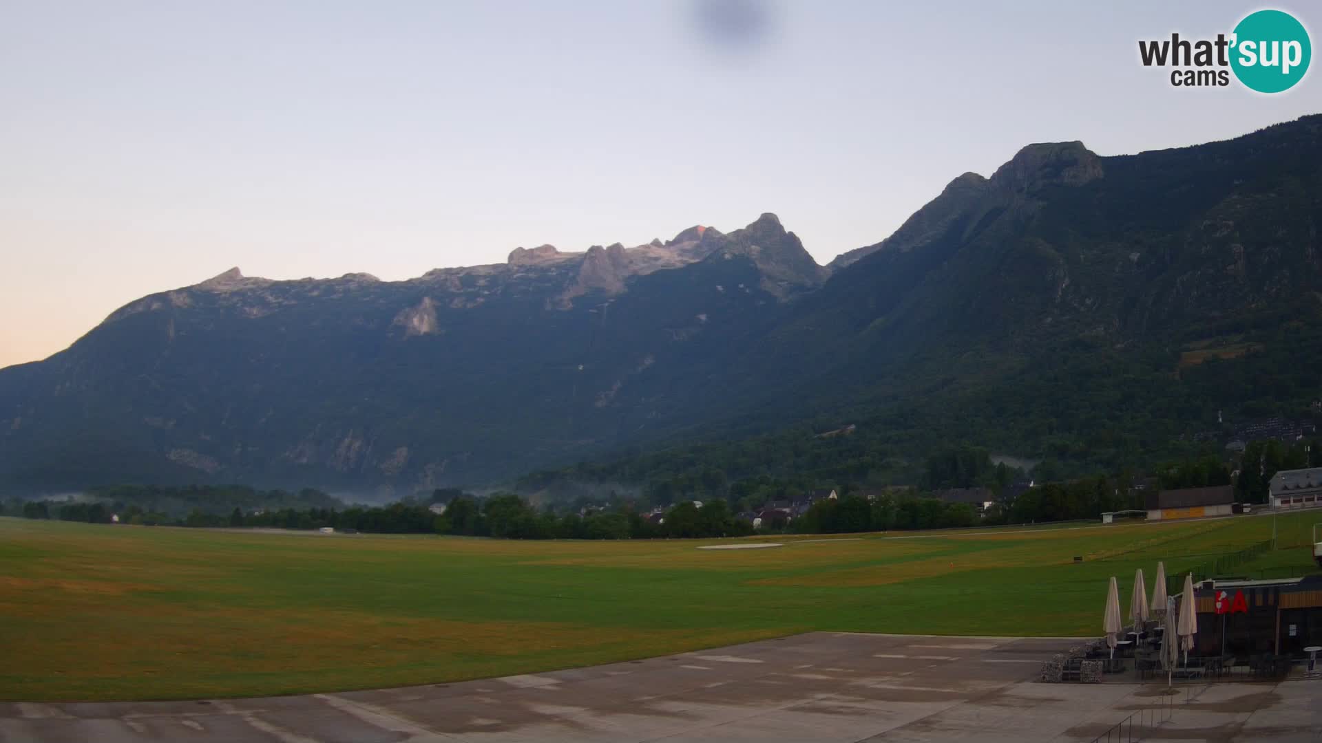 Cámara web en vivo Aeropuerto de Bovec – Vista a Kanin