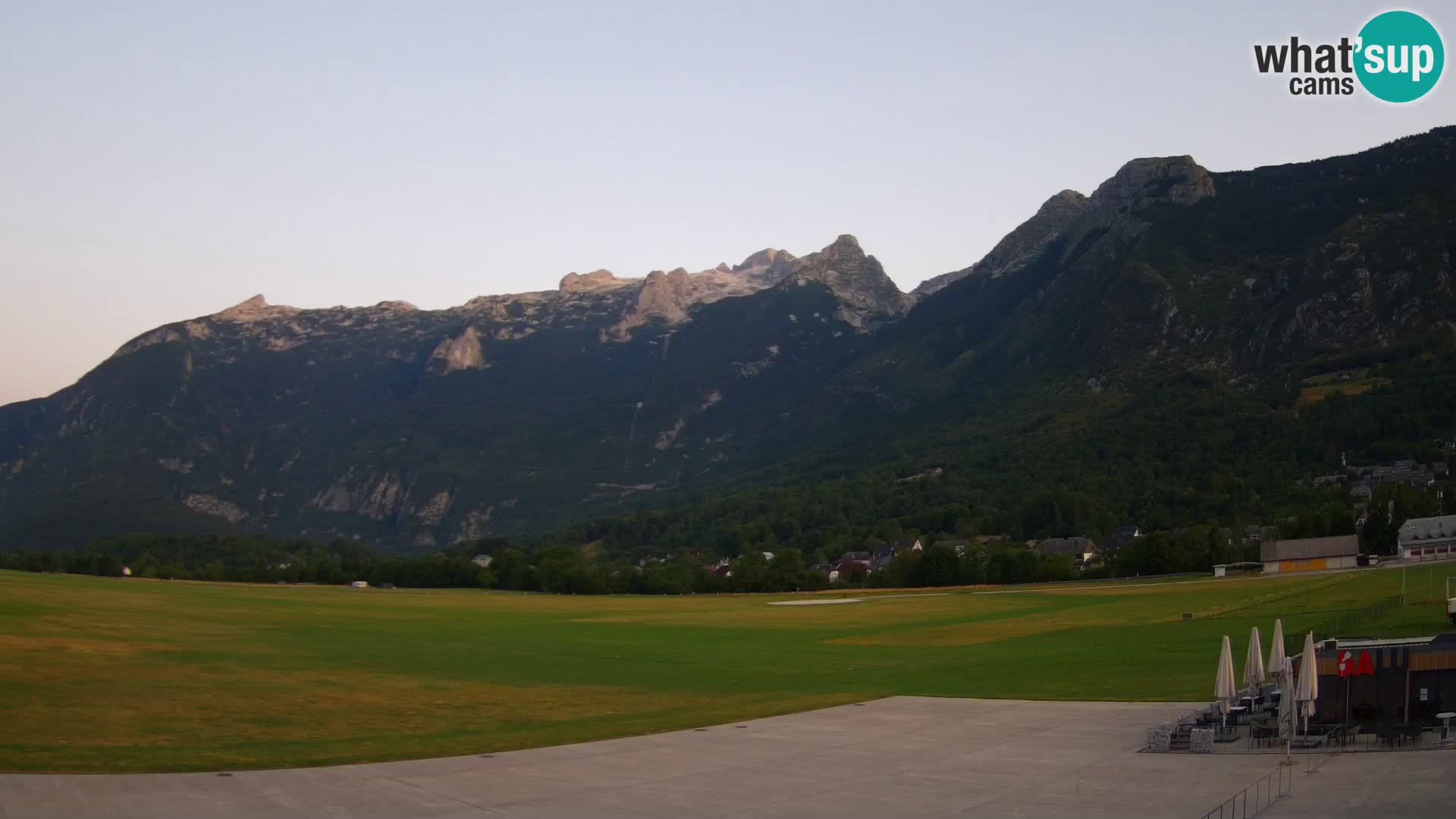 Live webcam Bovec airport – View to Kanin
