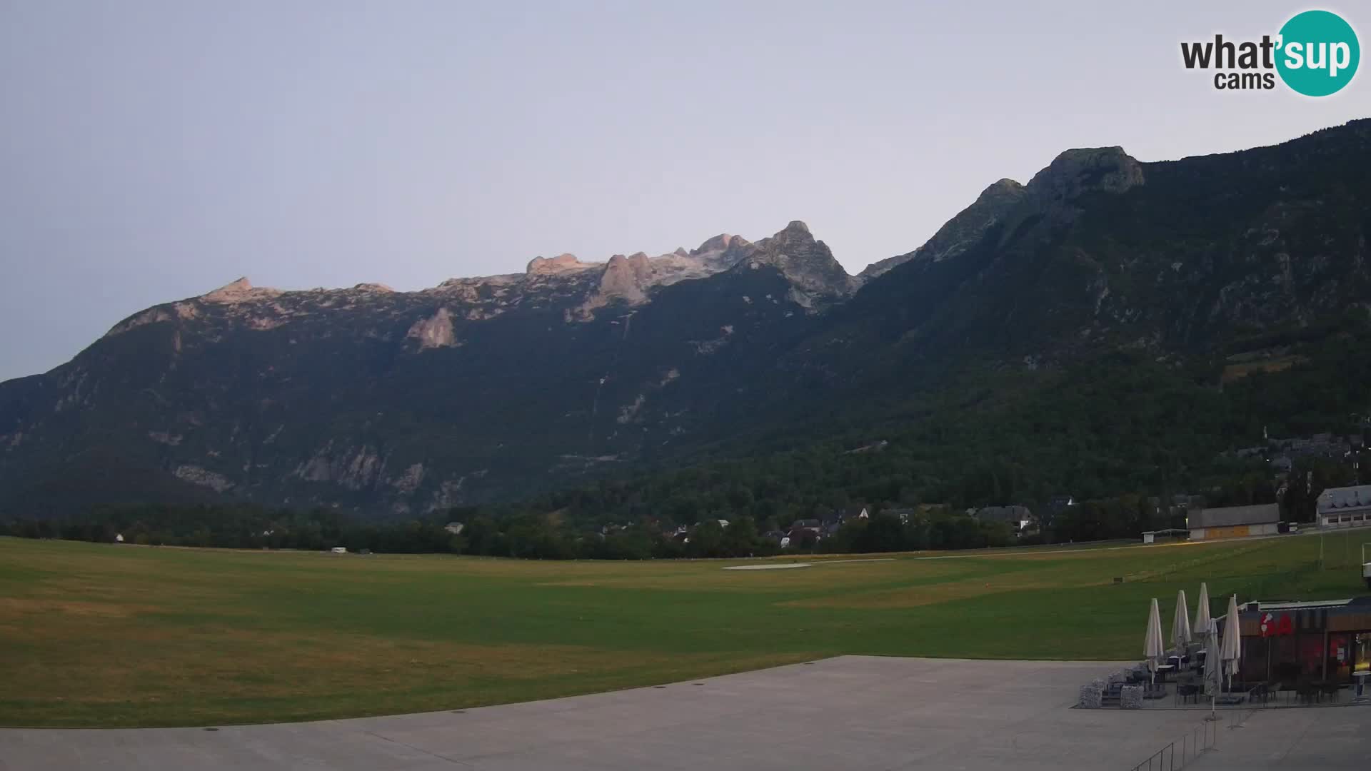 Live webcam Bovec airport – View to Kanin
