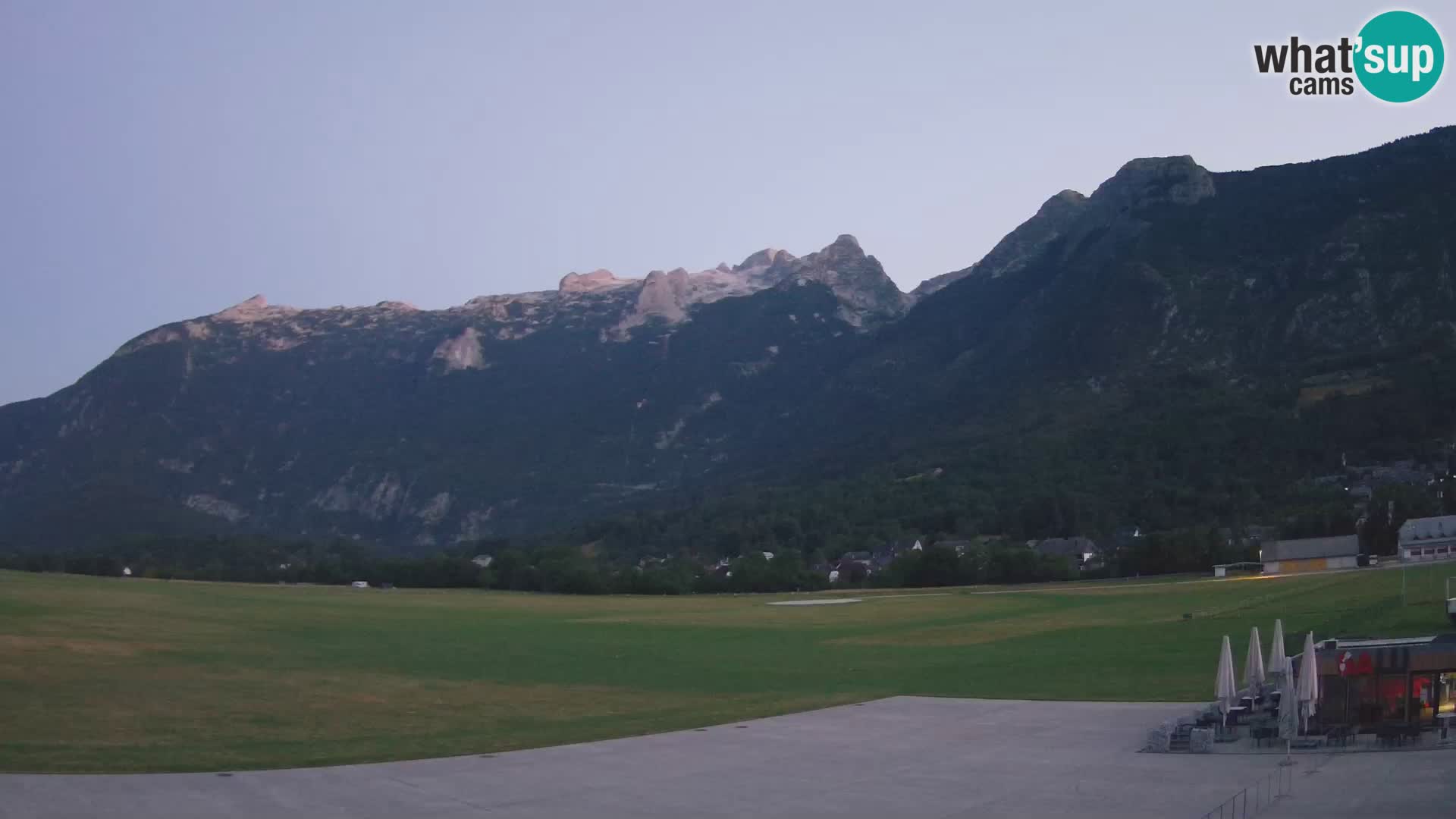 Live webcam Bovec airport – View to Kanin