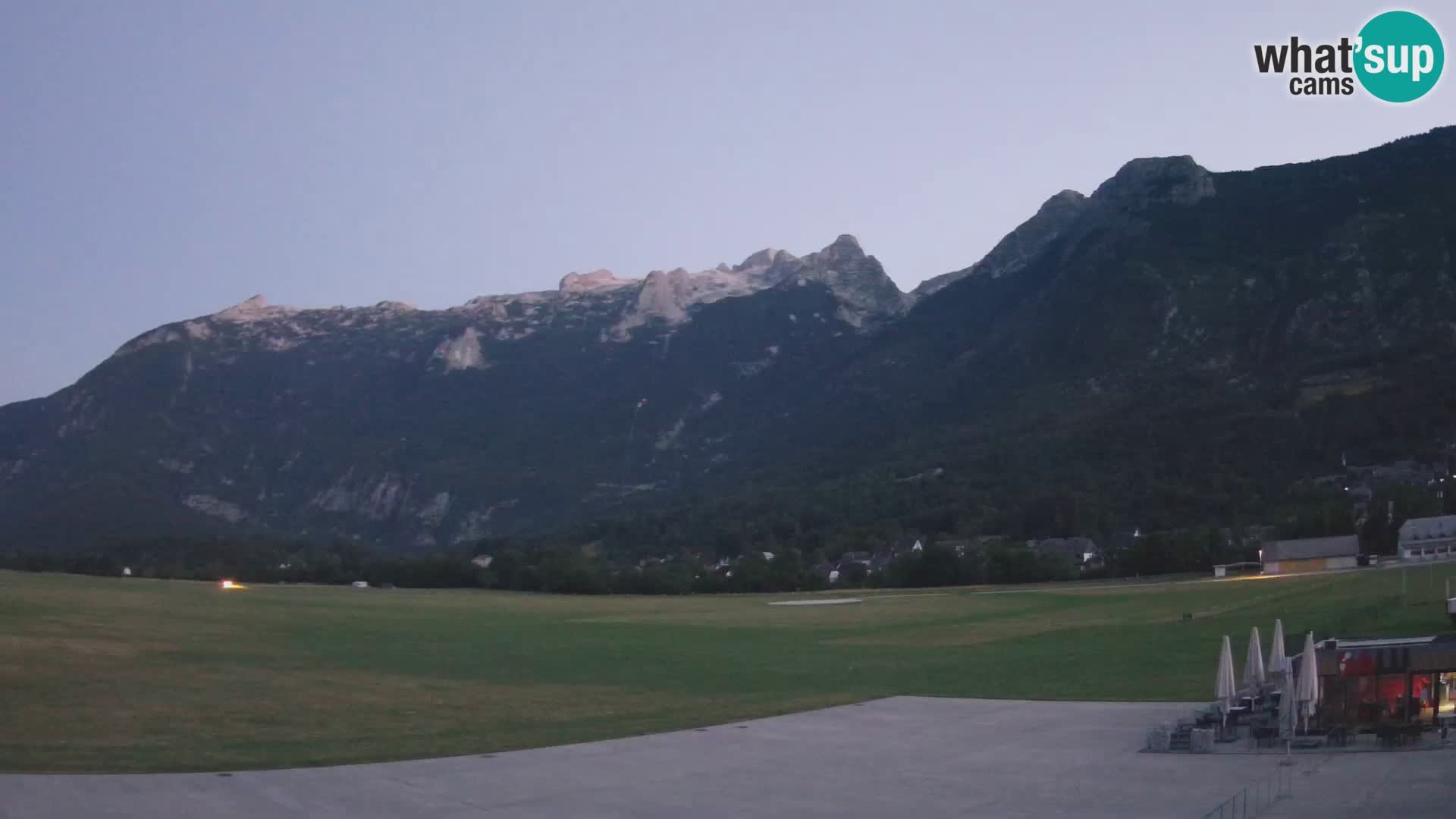 Live webcam Bovec airport – View to Kanin