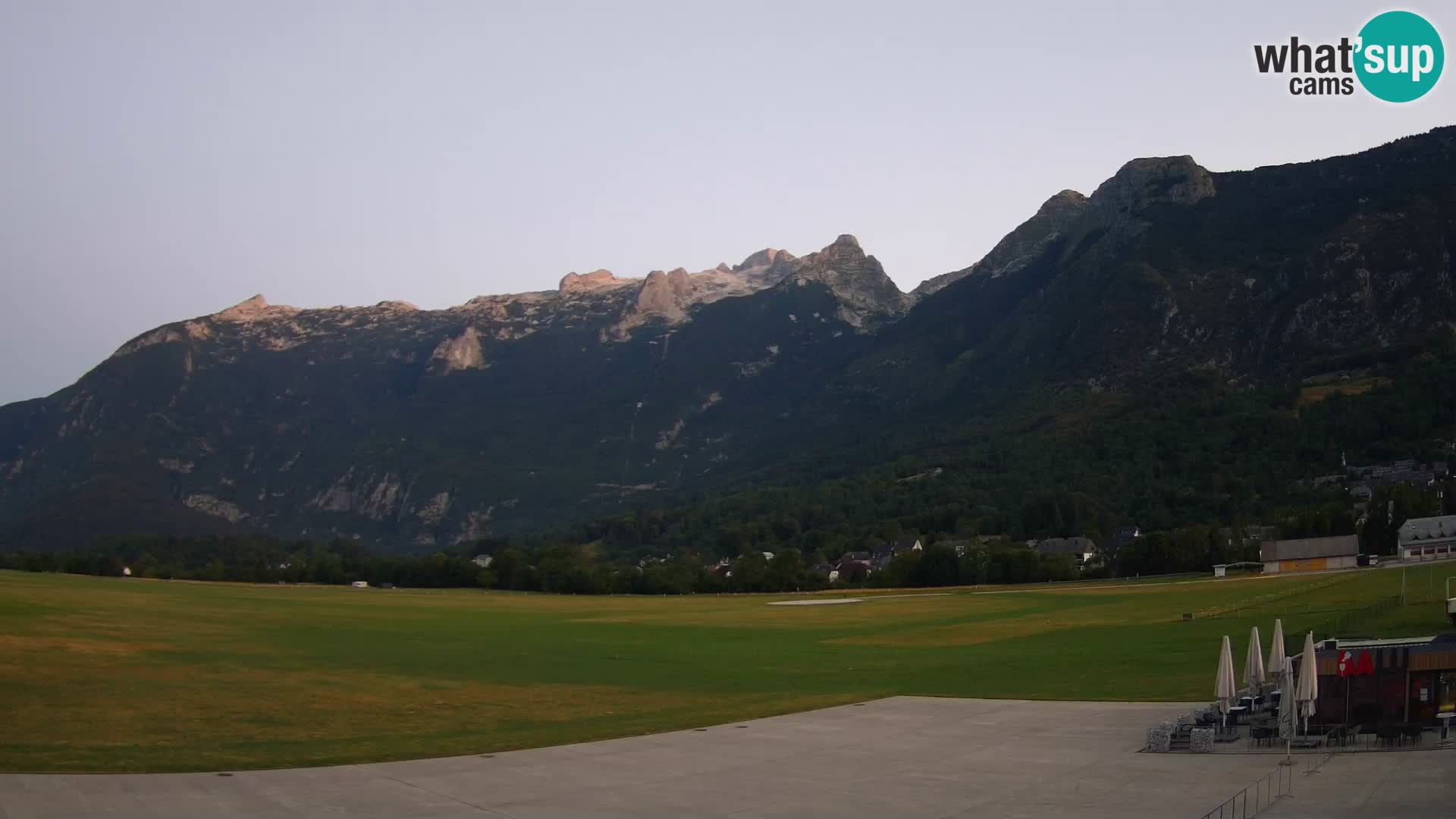 Cámara web en vivo Aeropuerto de Bovec – Vista a Kanin