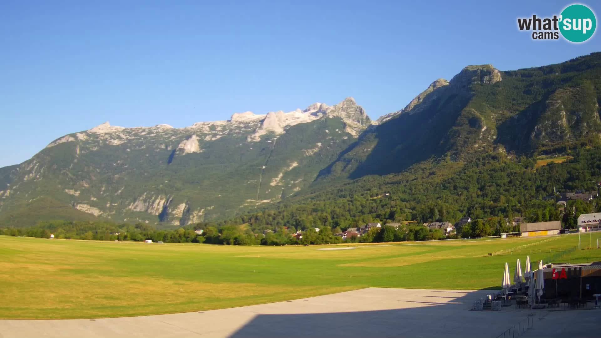 Cámara web en vivo Aeropuerto de Bovec – Vista a Kanin