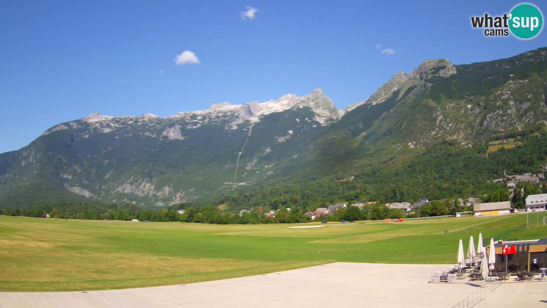 Spletna kamera letališče Bovec – pogled proti Kaninu