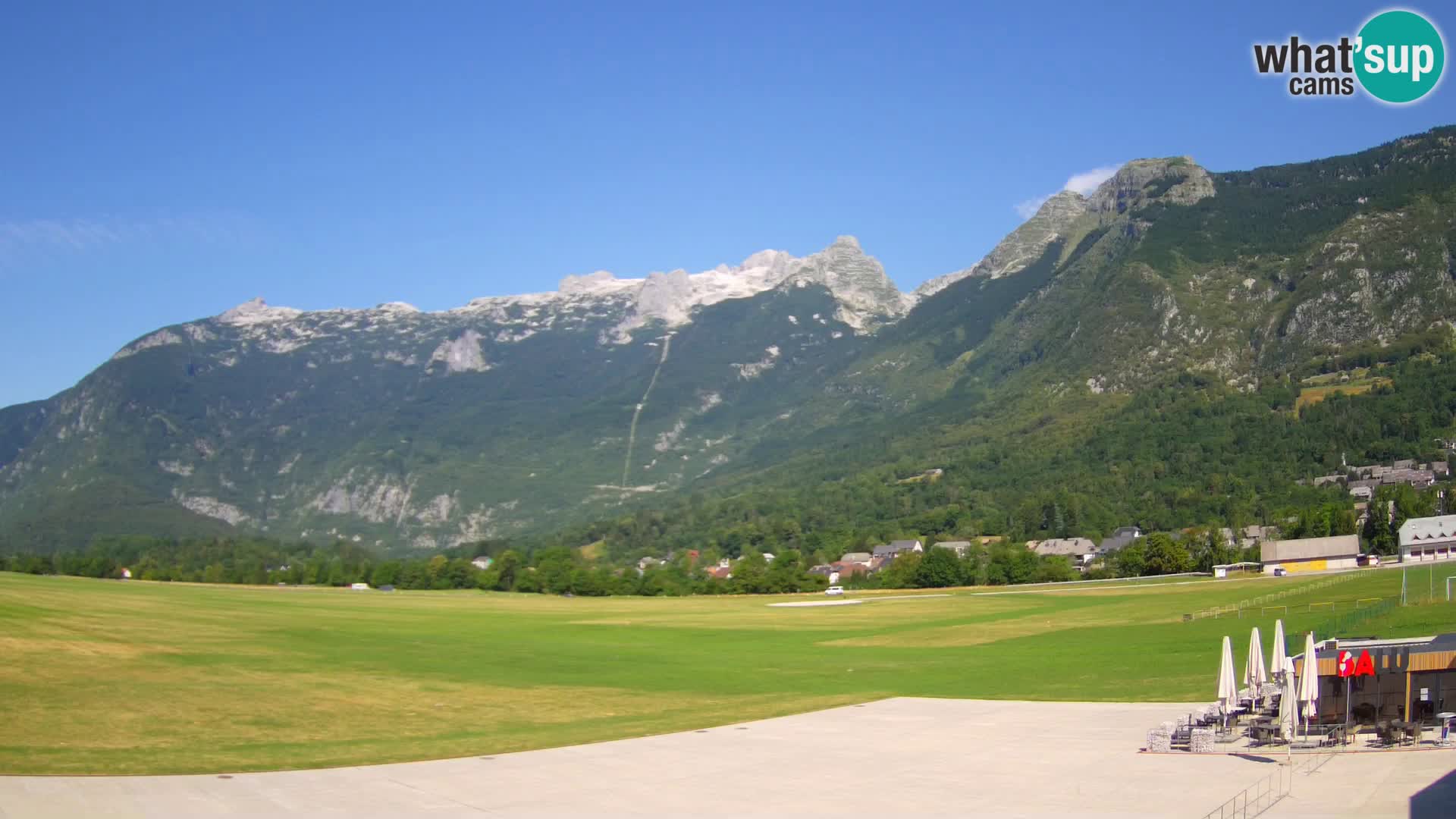 Web kamera uživo Zračna luka Bovec – Pogled na Kanin