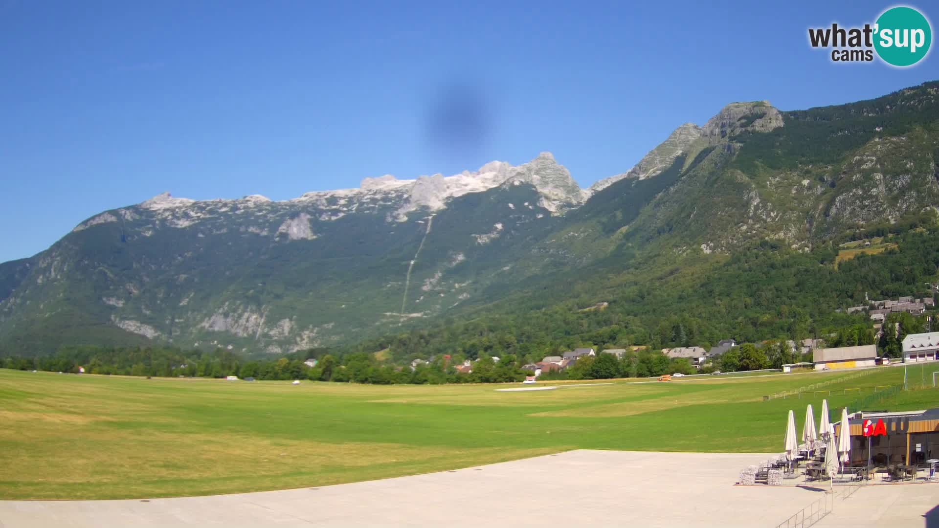 Web kamera uživo Zračna luka Bovec – Pogled na Kanin