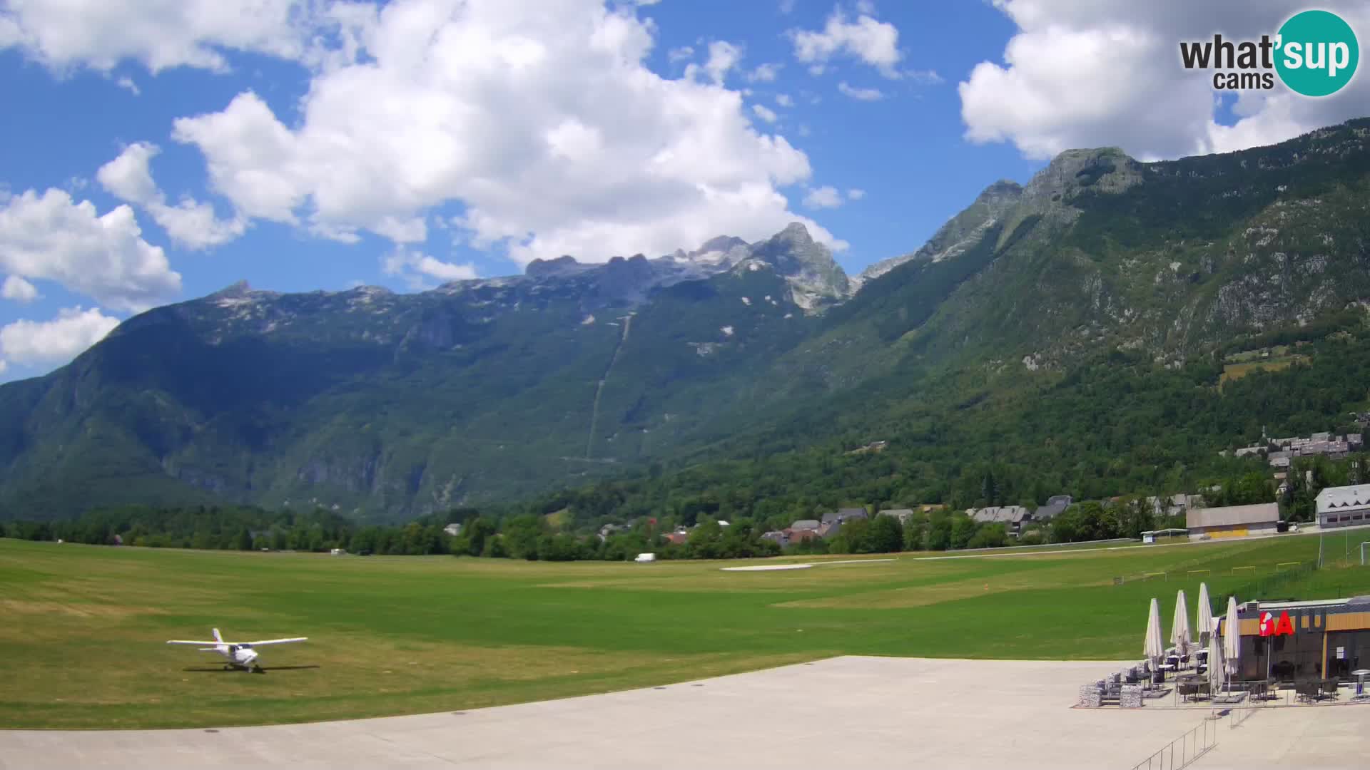Live webcam Bovec airport – View to Kanin
