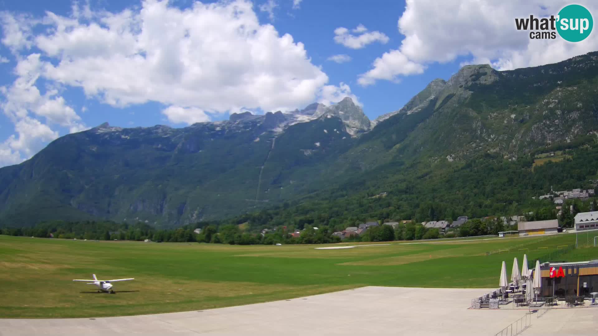 Cámara web en vivo Aeropuerto de Bovec – Vista a Kanin