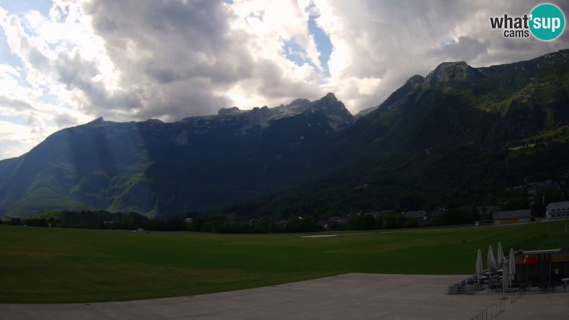 Webcam en direct Aéroport de Bovec – Vue sur Kanin