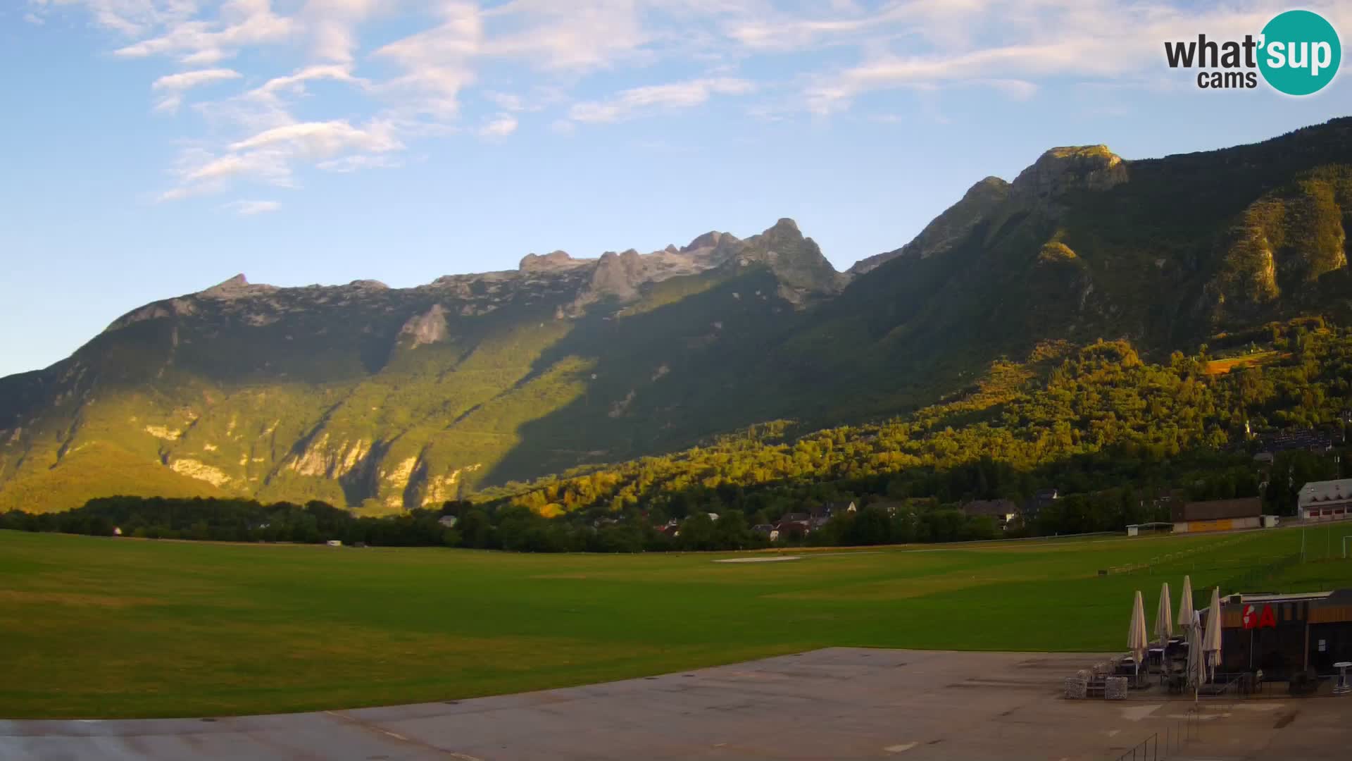 Cámara web en vivo Aeropuerto de Bovec – Vista a Kanin