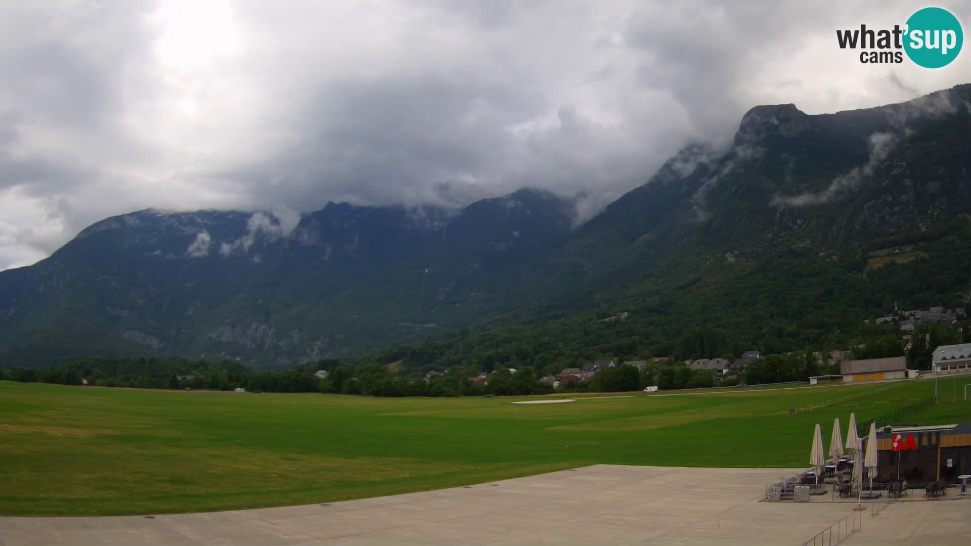 Spletna kamera letališče Bovec – pogled proti Kaninu