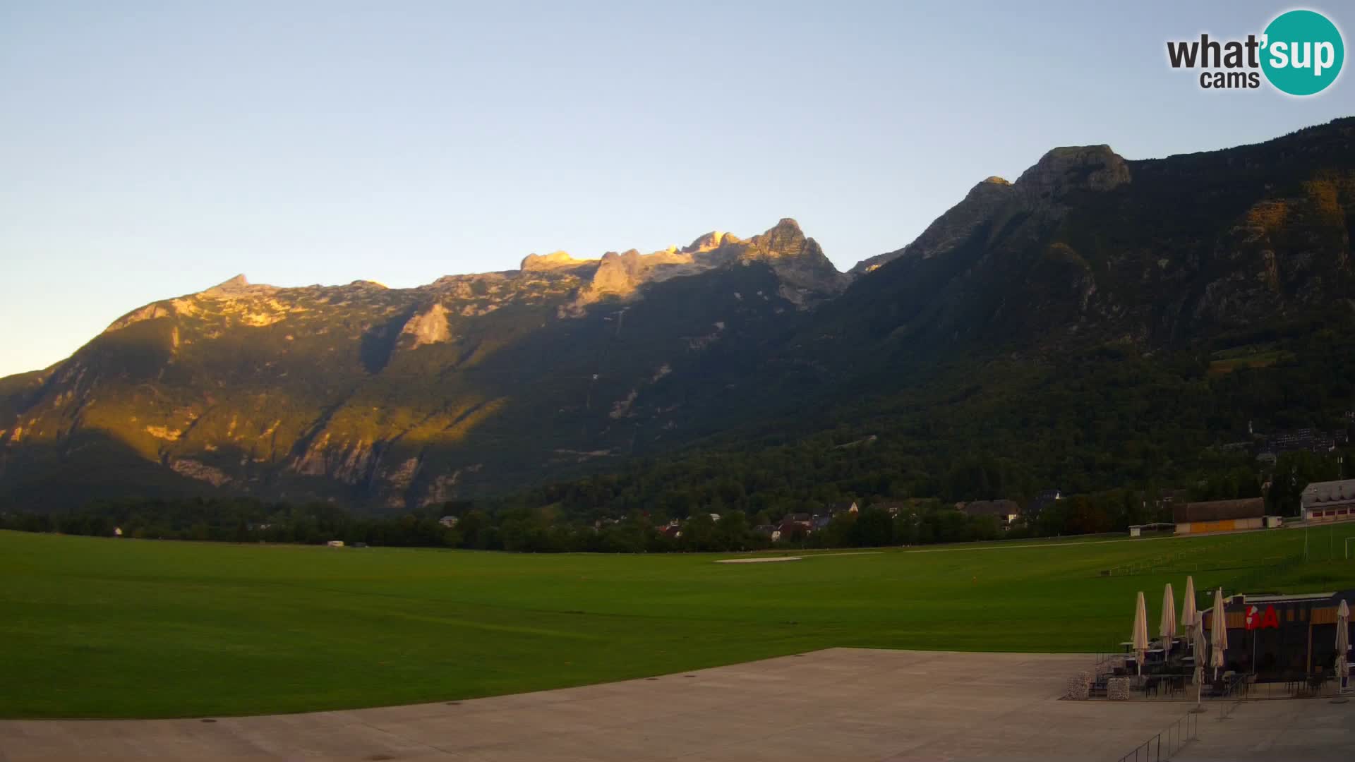 Live webcam Bovec airport – View to Kanin