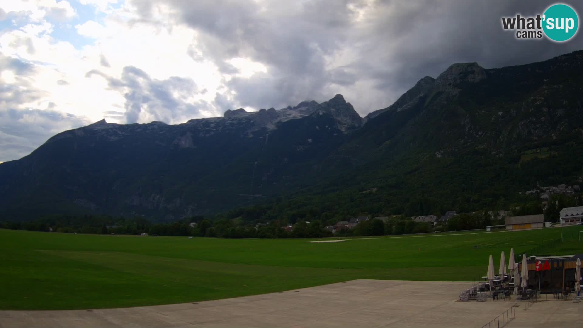 Cámara web en vivo Aeropuerto de Bovec – Vista a Kanin