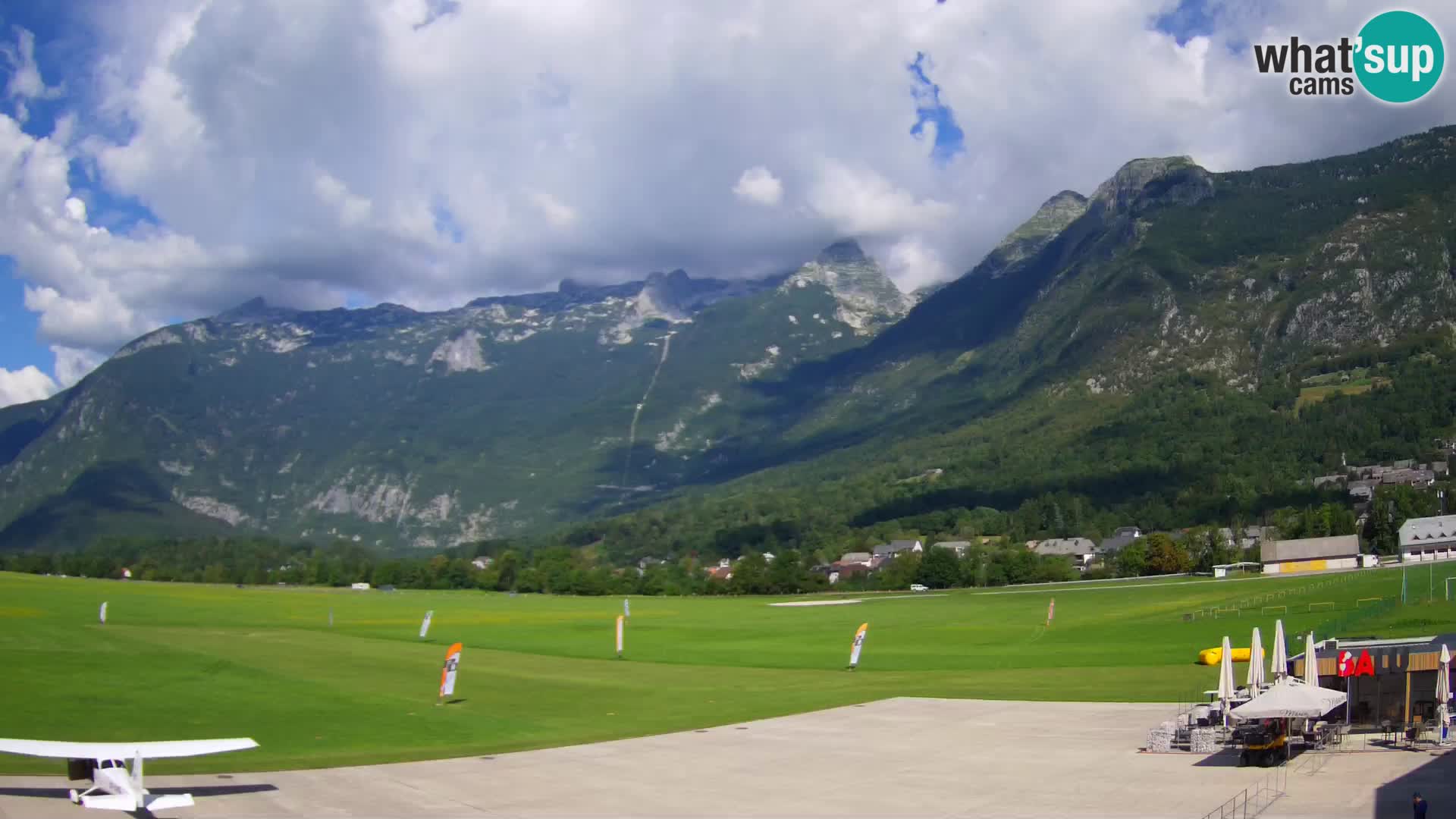 Cámara web en vivo Aeropuerto de Bovec – Vista a Kanin