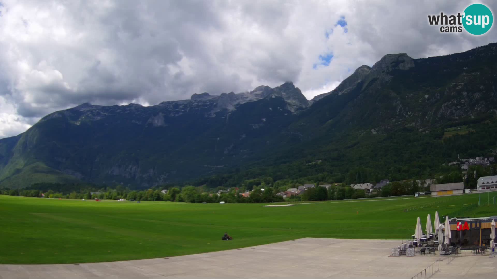 Spletna kamera letališče Bovec – pogled proti Kaninu