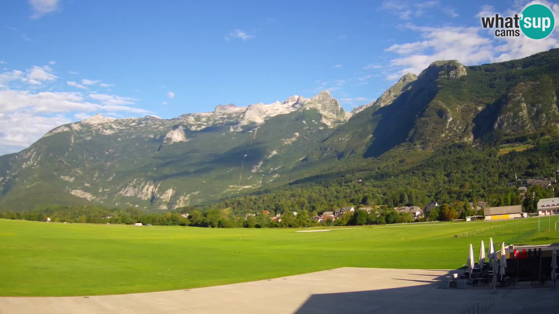 Live webcam Bovec airport – View to Kanin