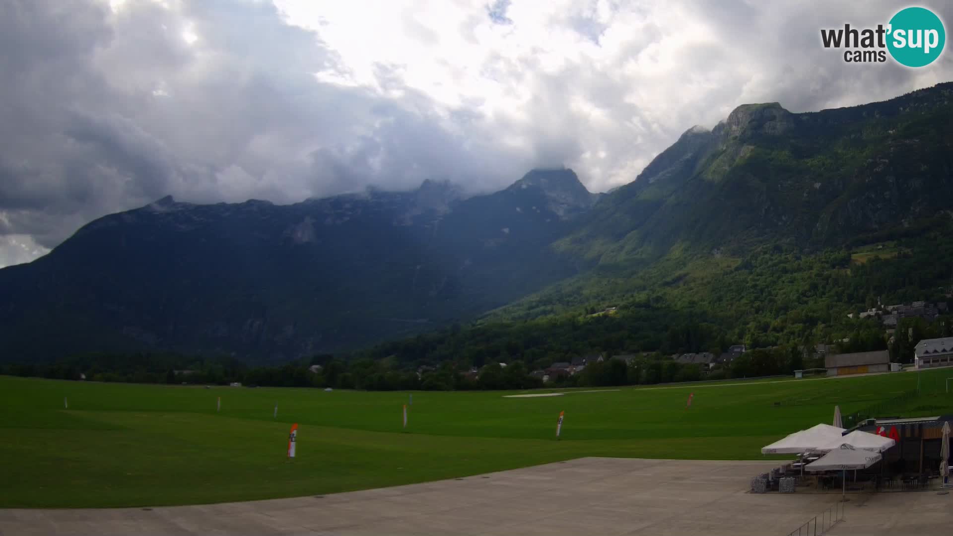 Webcam en direct Aéroport de Bovec – Vue sur Kanin