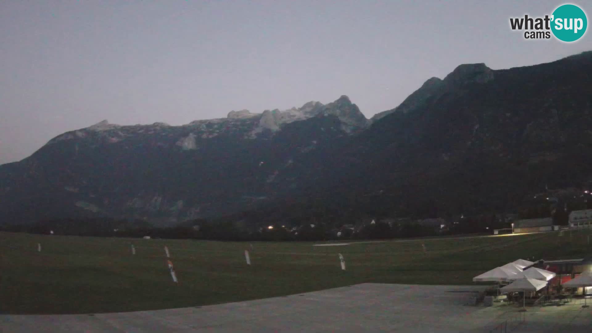 Cámara web en vivo Aeropuerto de Bovec – Vista a Kanin
