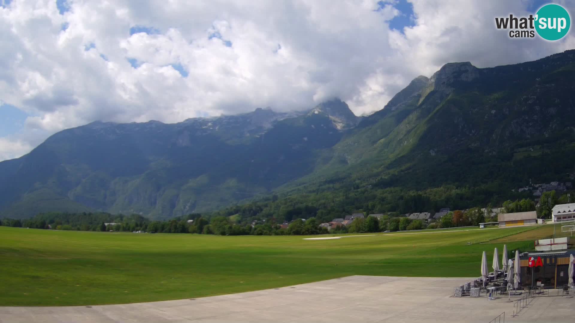 Cámara web en vivo Aeropuerto de Bovec – Vista a Kanin