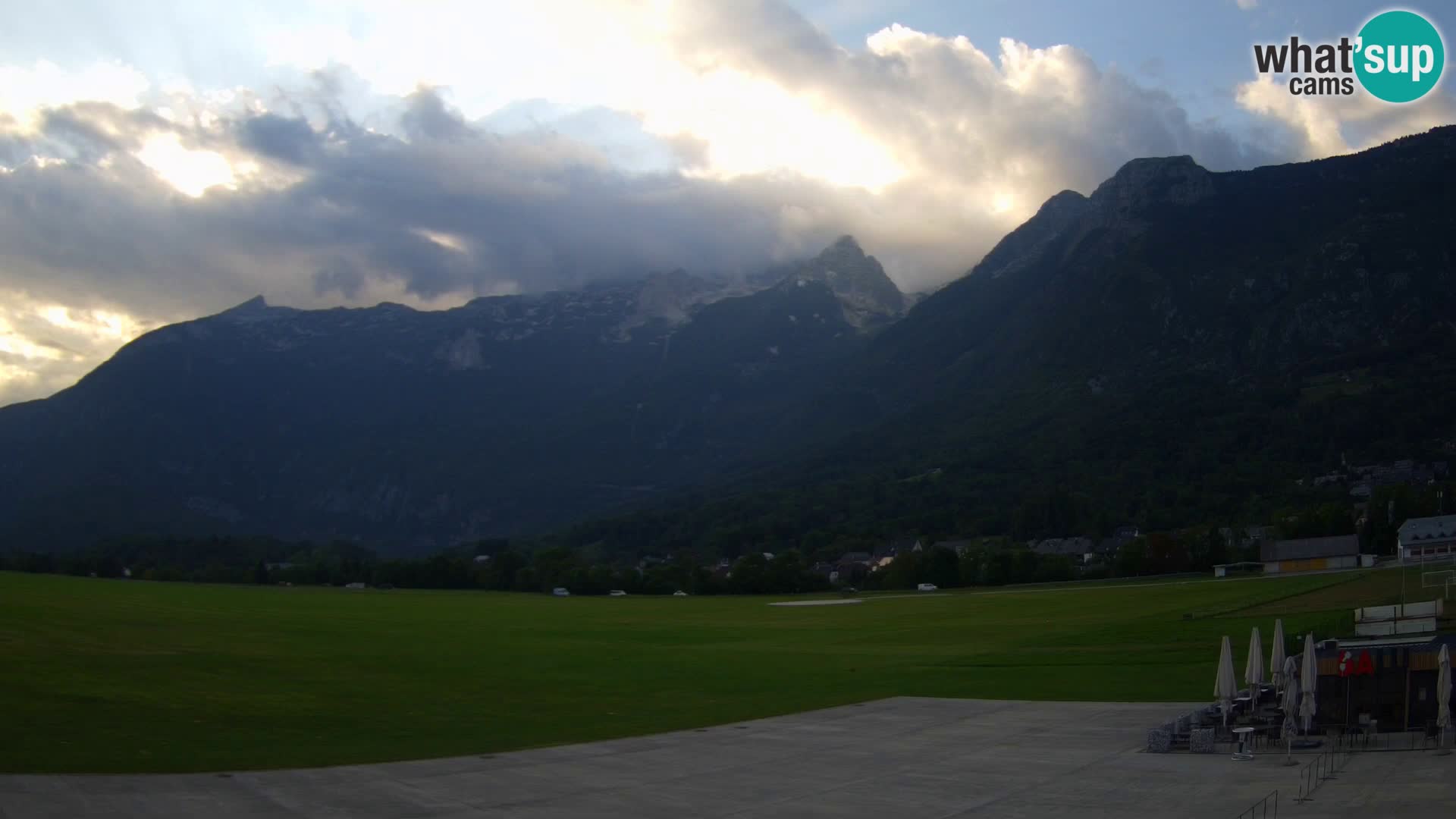 Webcam en direct Aéroport de Bovec – Vue sur Kanin