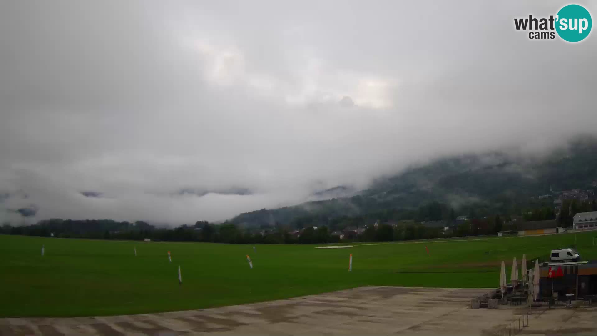 Web kamera uživo Zračna luka Bovec – Pogled na Kanin