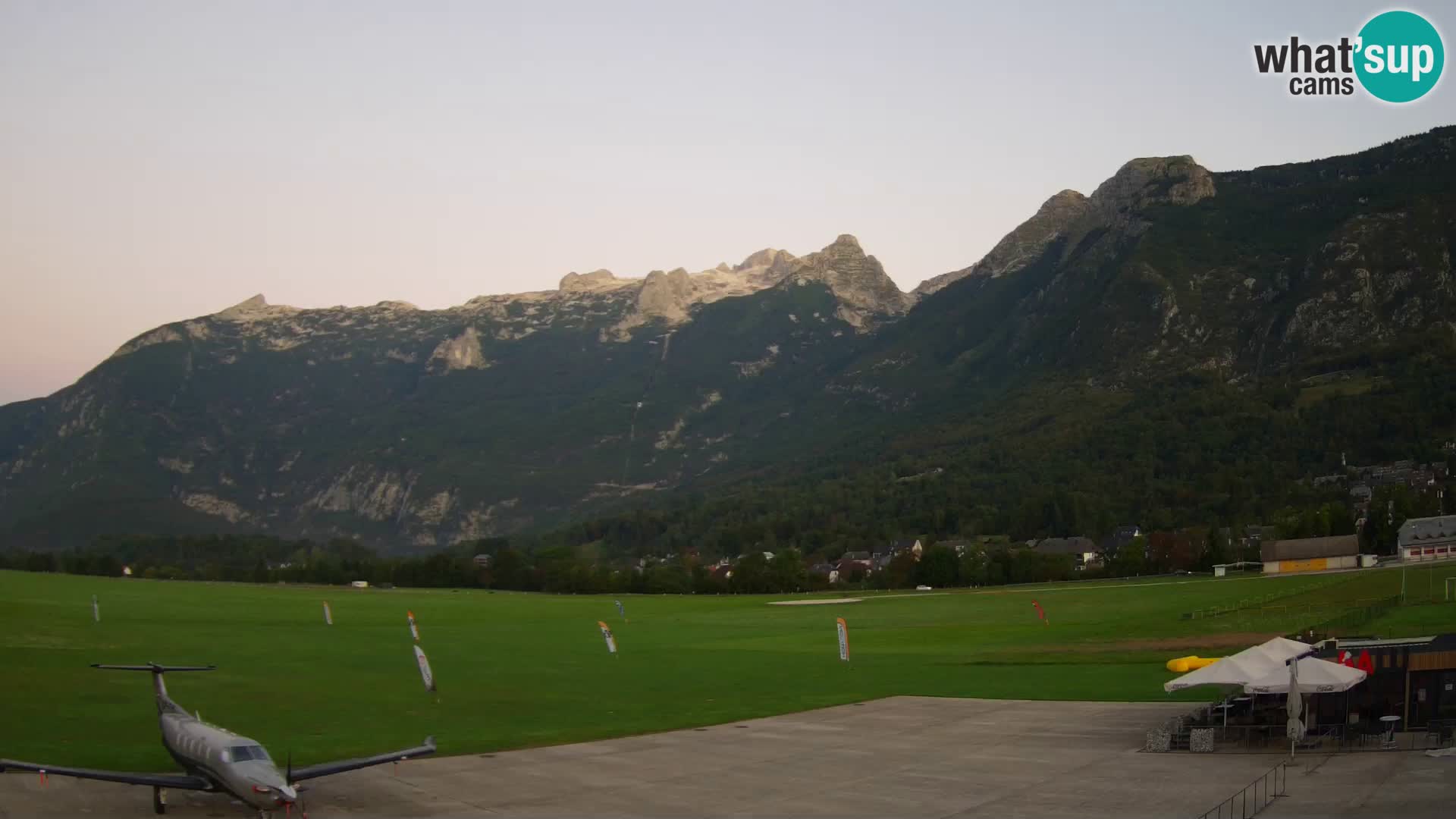 Cámara web en vivo Aeropuerto de Bovec – Vista a Kanin