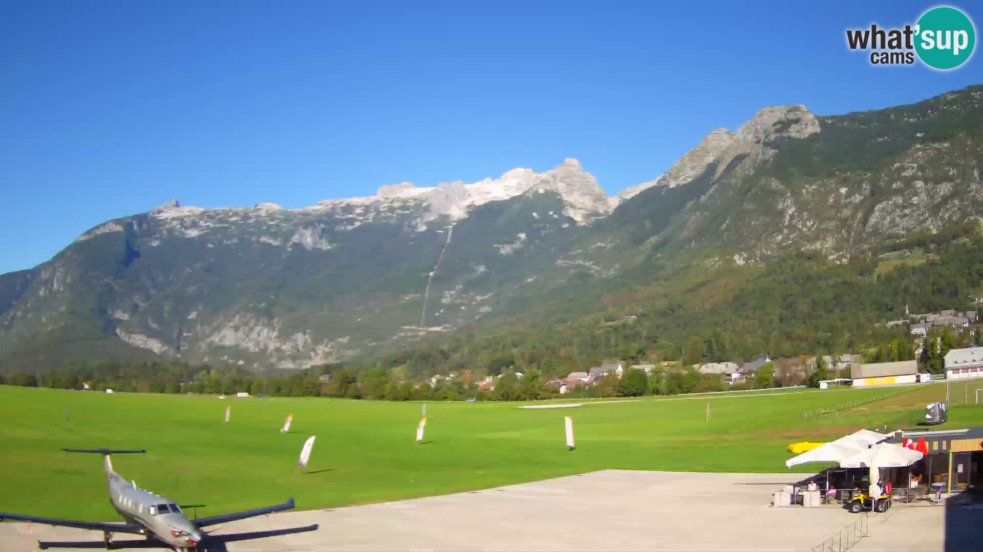 Web kamera uživo Zračna luka Bovec – Pogled na Kanin