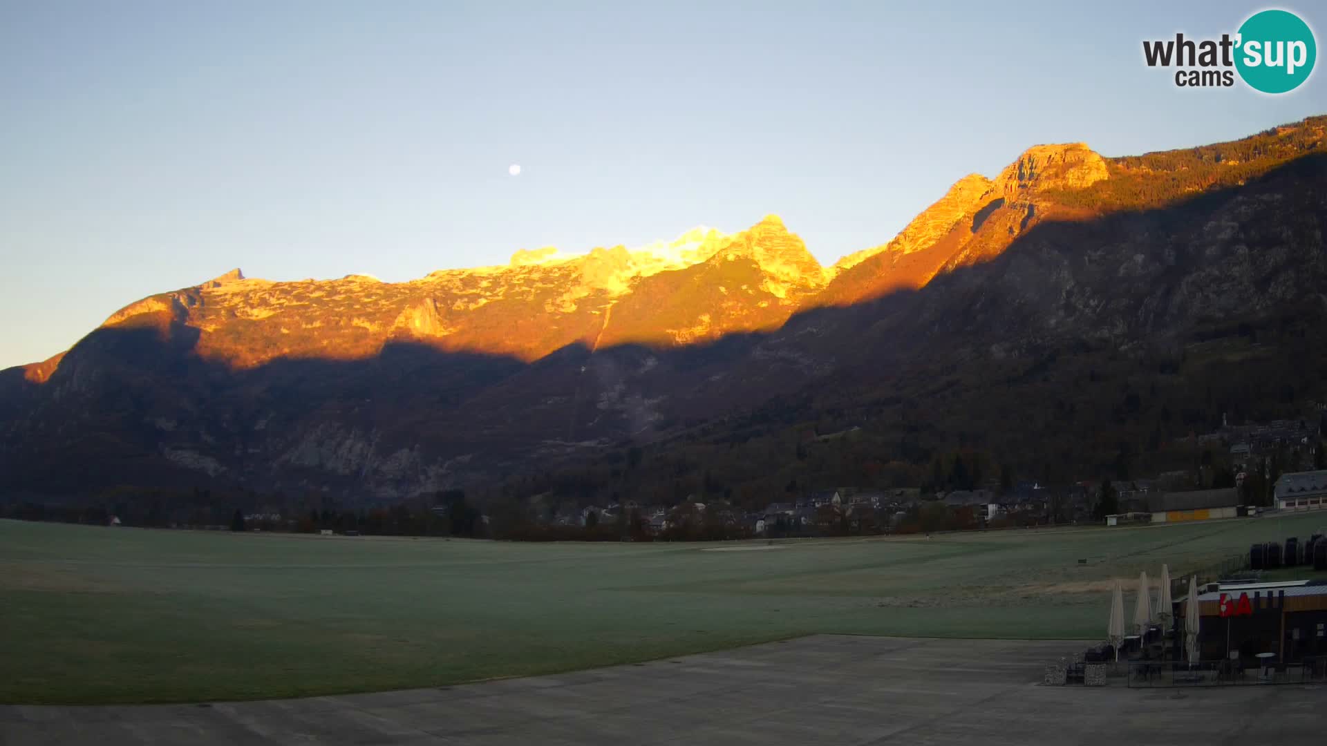 Webcam en direct Aéroport de Bovec – Vue sur Kanin