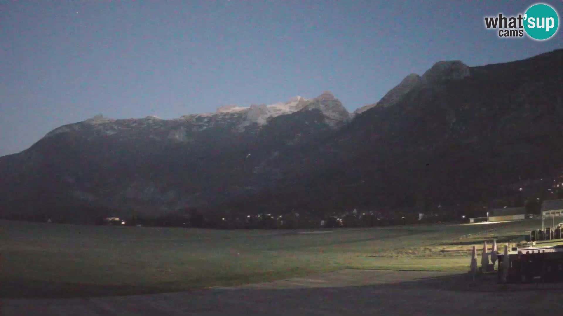 Live webcam Bovec airport – View to Kanin