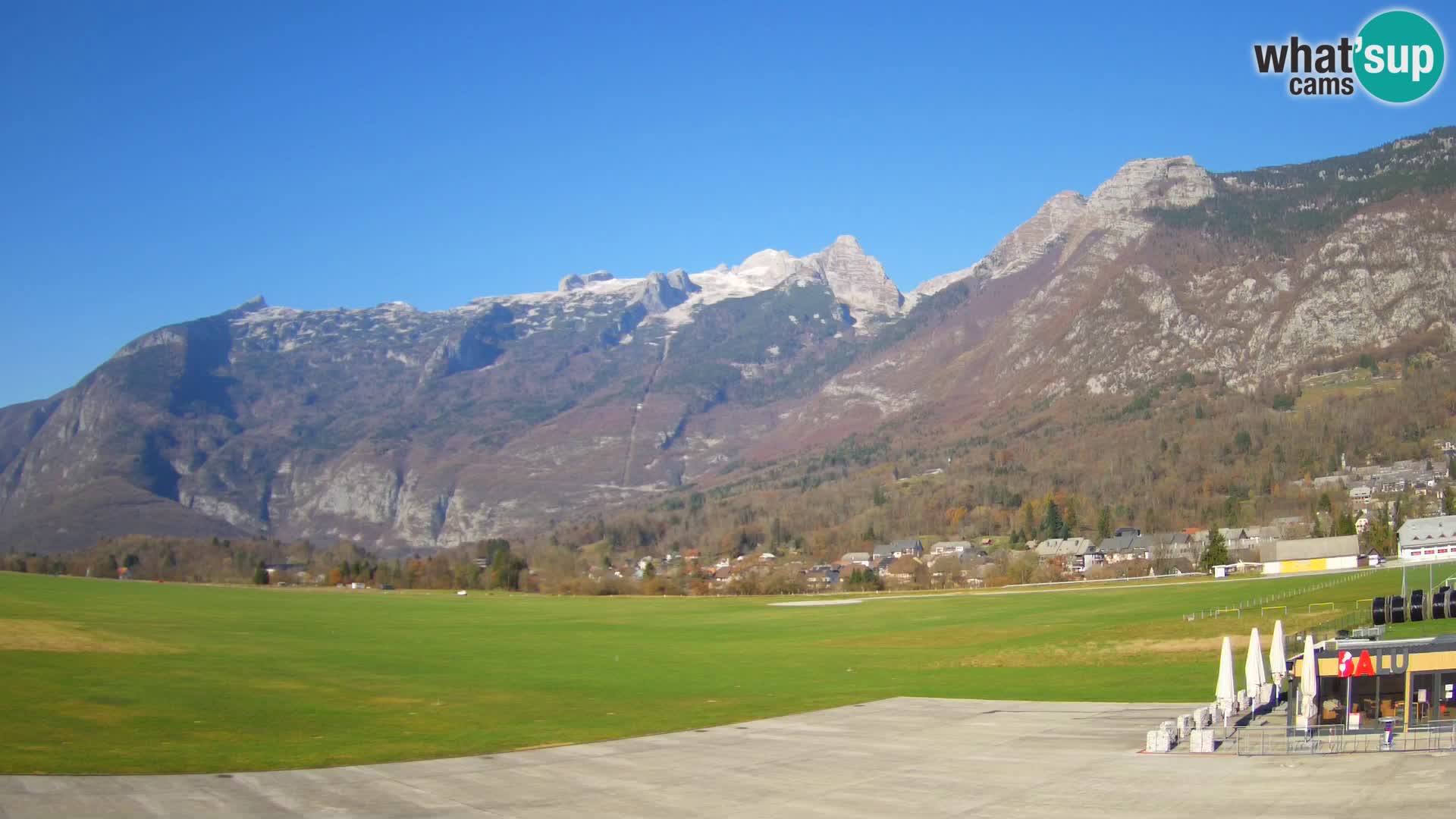 Web kamera uživo Zračna luka Bovec – Pogled na Kanin