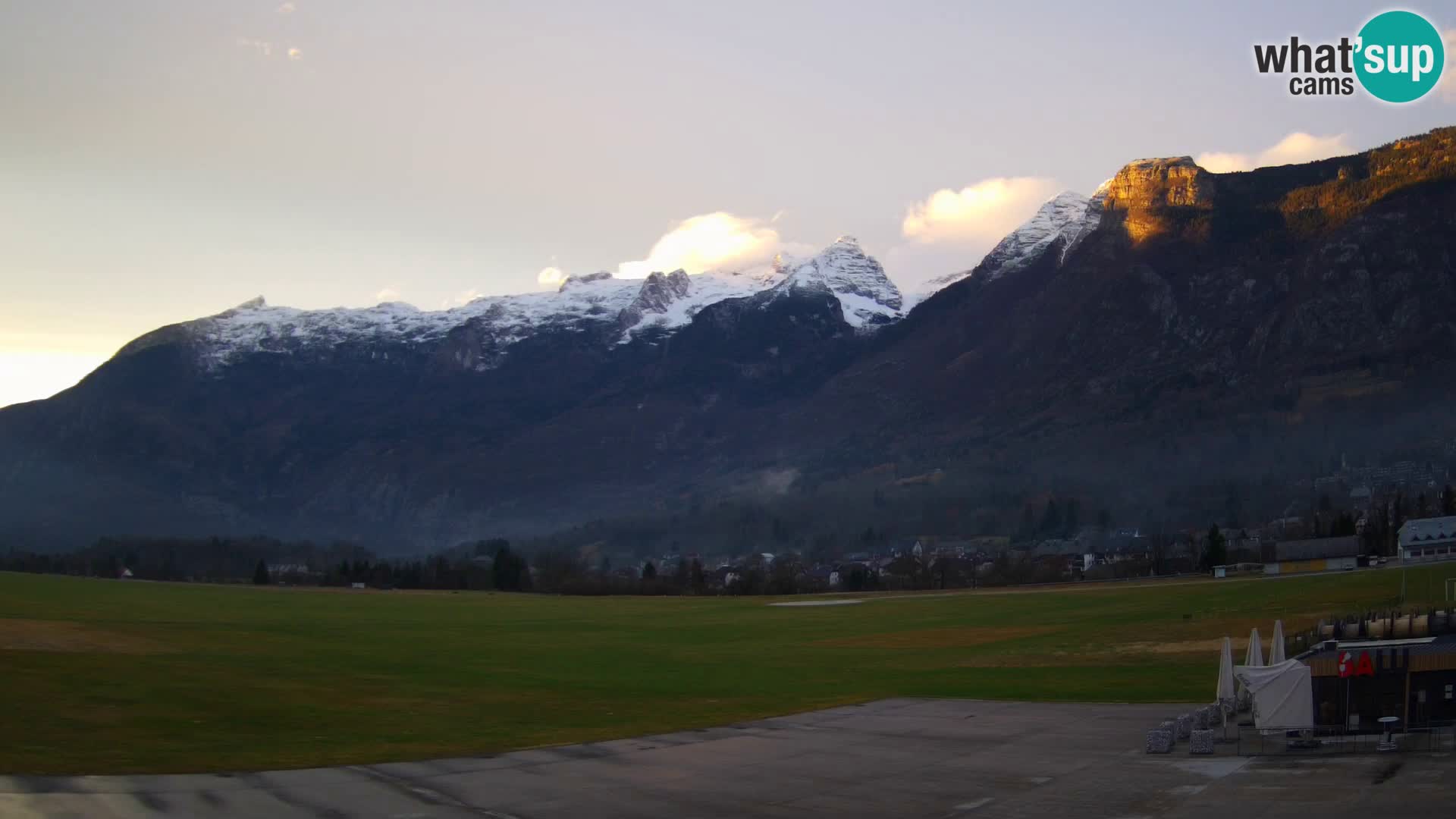 Cámara web en vivo Aeropuerto de Bovec – Vista a Kanin