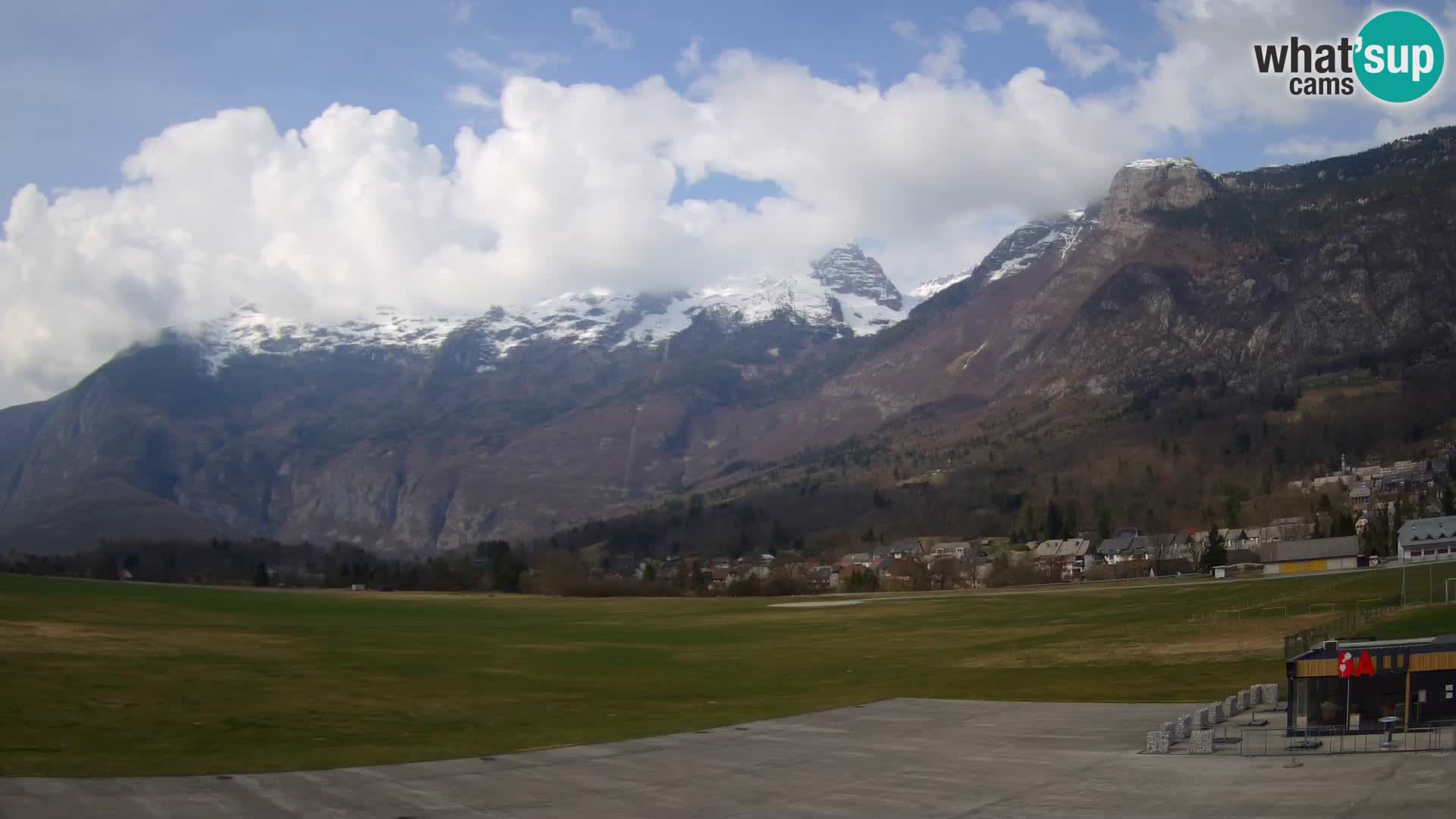 Webcam en direct Aéroport de Bovec – Vue sur Kanin