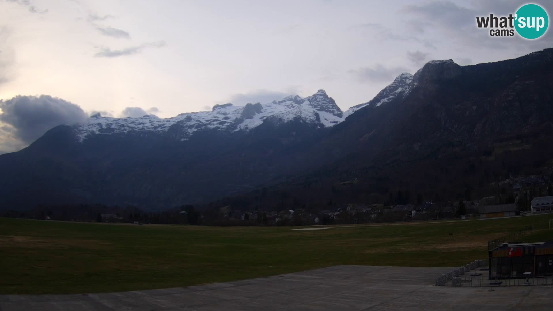 Webcam en direct Aéroport de Bovec – Vue sur Kanin