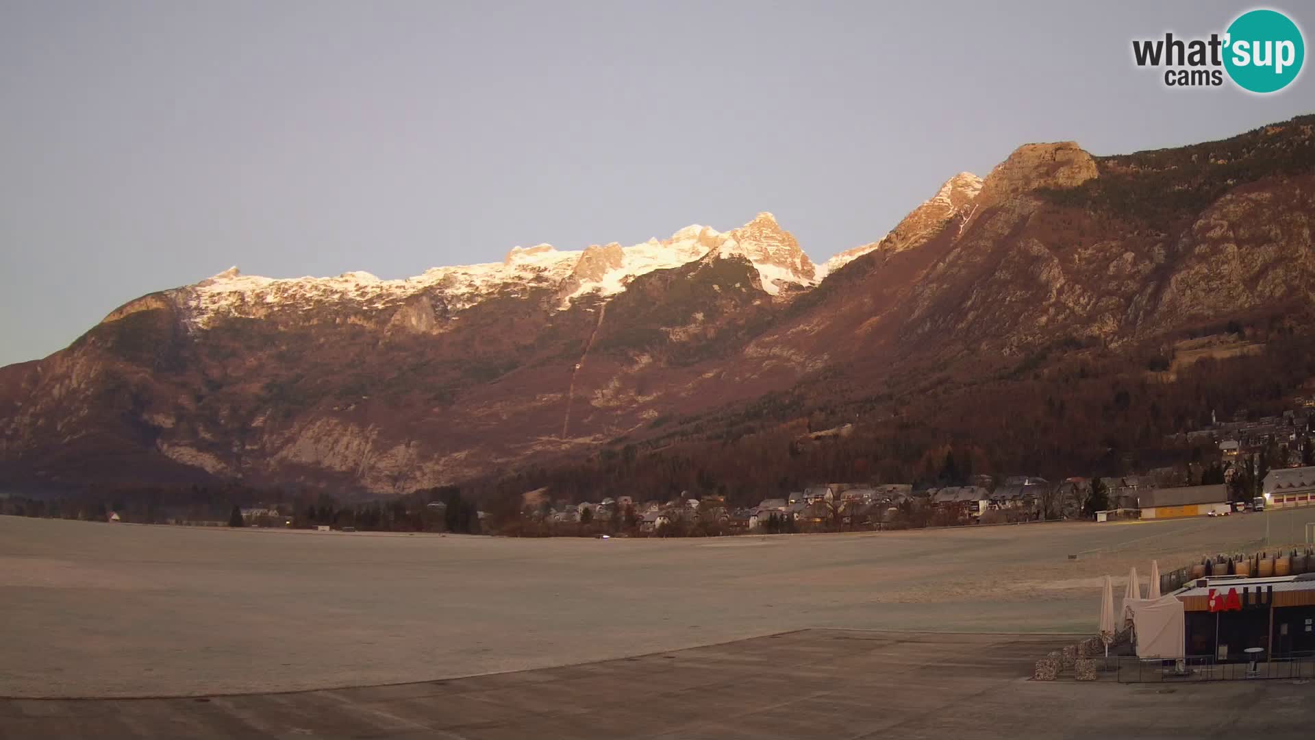 Cámara web en vivo Aeropuerto de Bovec – Vista a Kanin