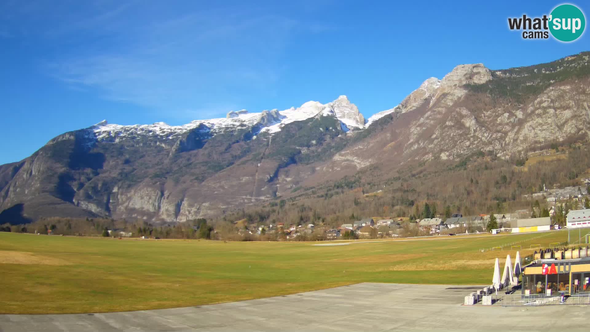Web kamera uživo Zračna luka Bovec – Pogled na Kanin