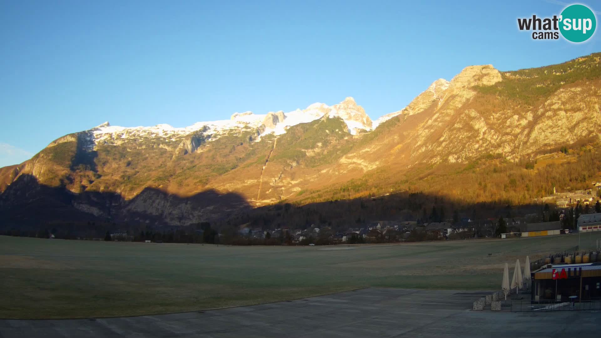 Live webcam Bovec airport – View to Kanin