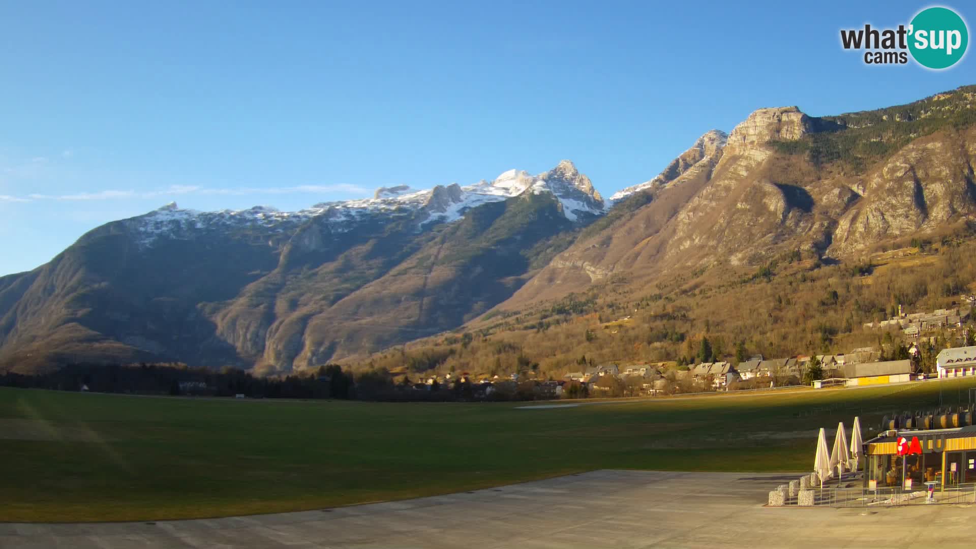 Cámara web en vivo Aeropuerto de Bovec – Vista a Kanin