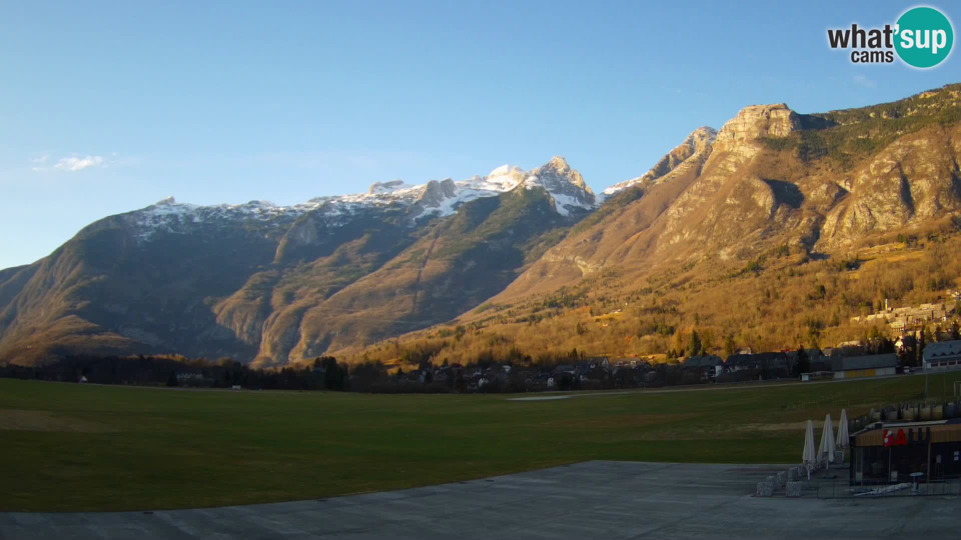 Cámara web en vivo Aeropuerto de Bovec – Vista a Kanin