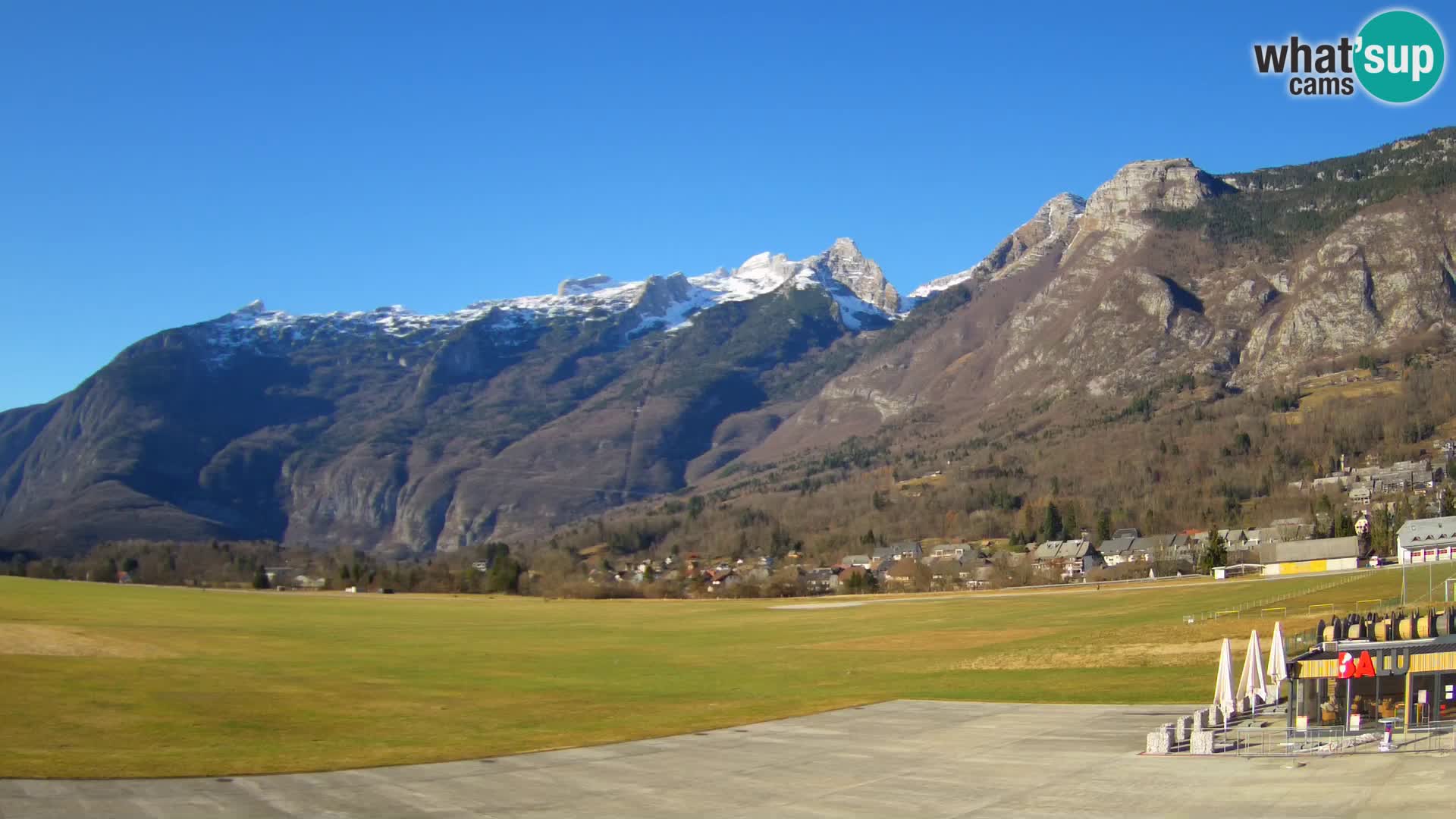 Spletna kamera letališče Bovec – pogled proti Kaninu