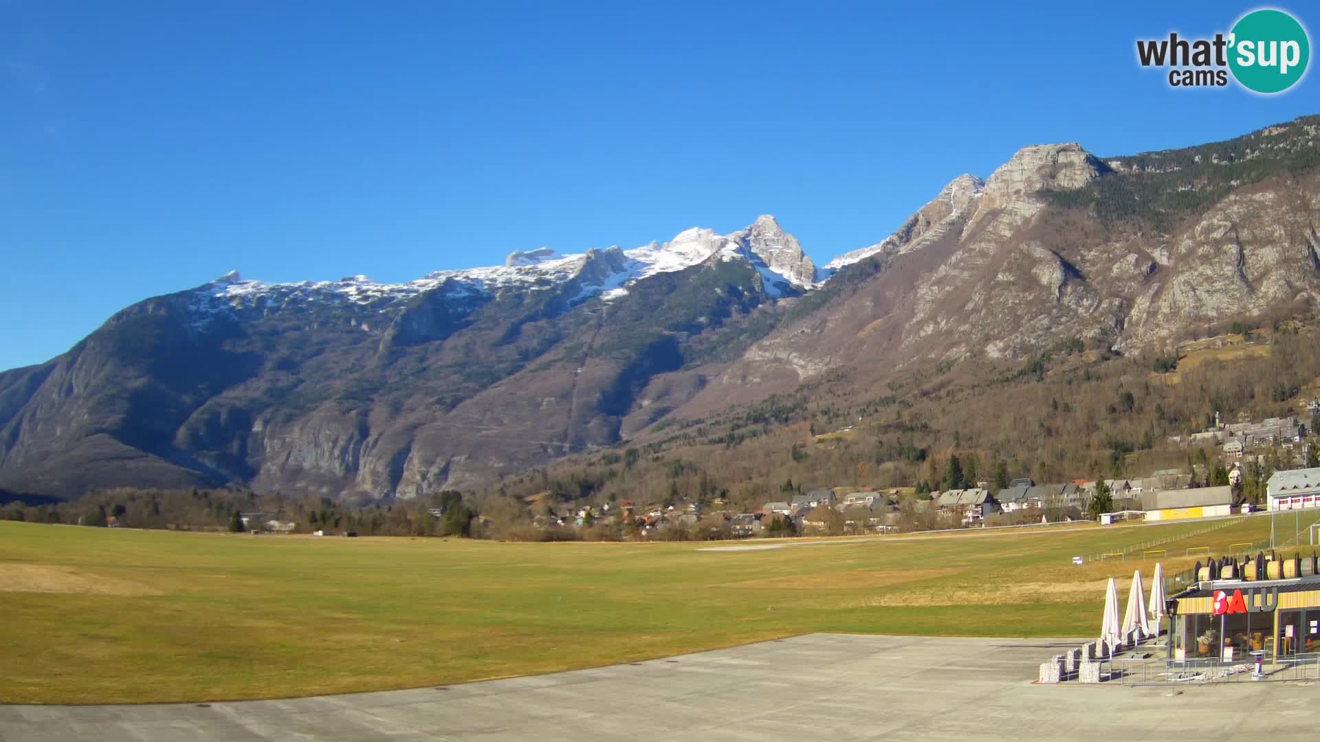 Web kamera uživo Zračna luka Bovec – Pogled na Kanin