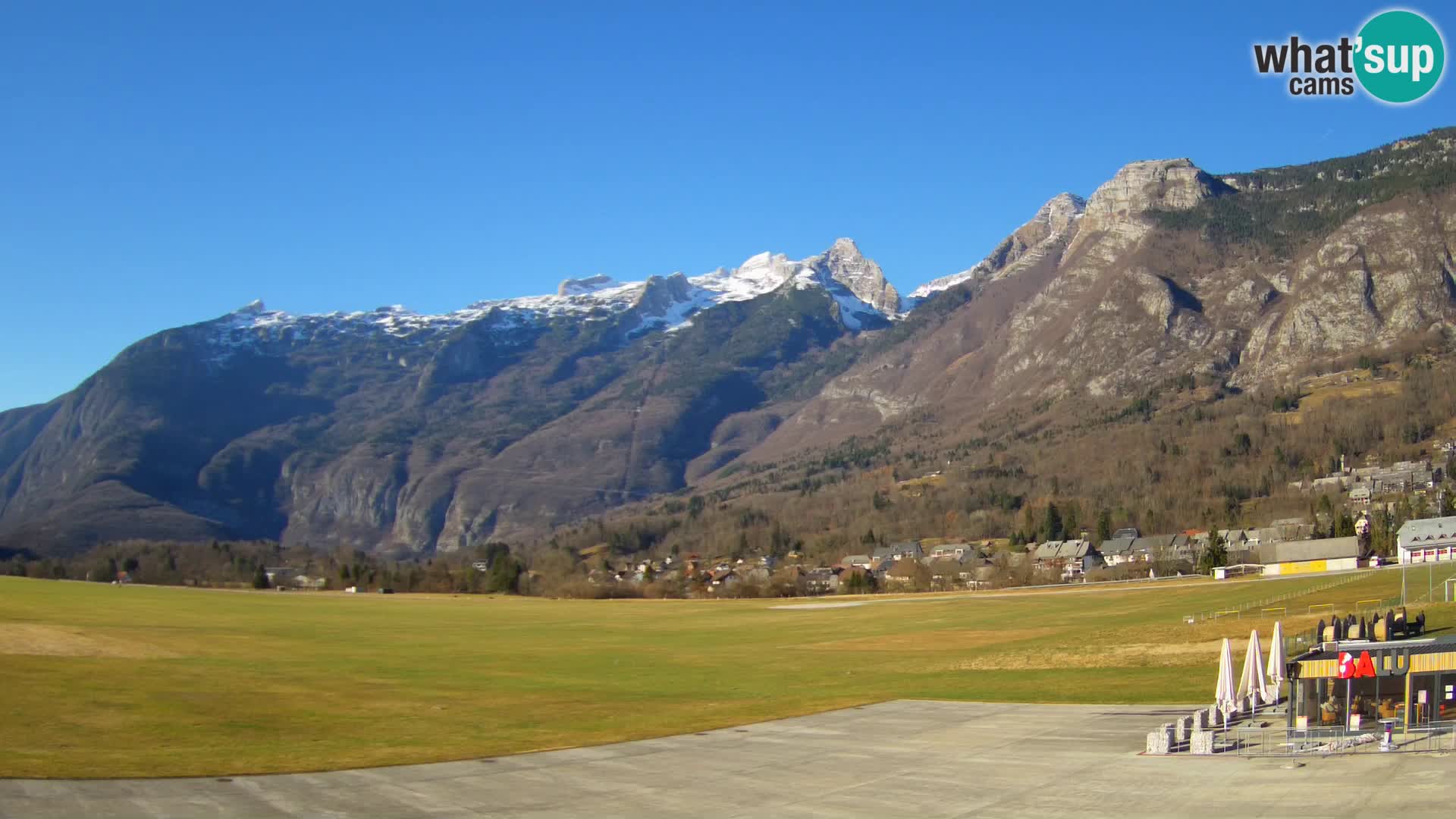 Web kamera uživo Zračna luka Bovec – Pogled na Kanin