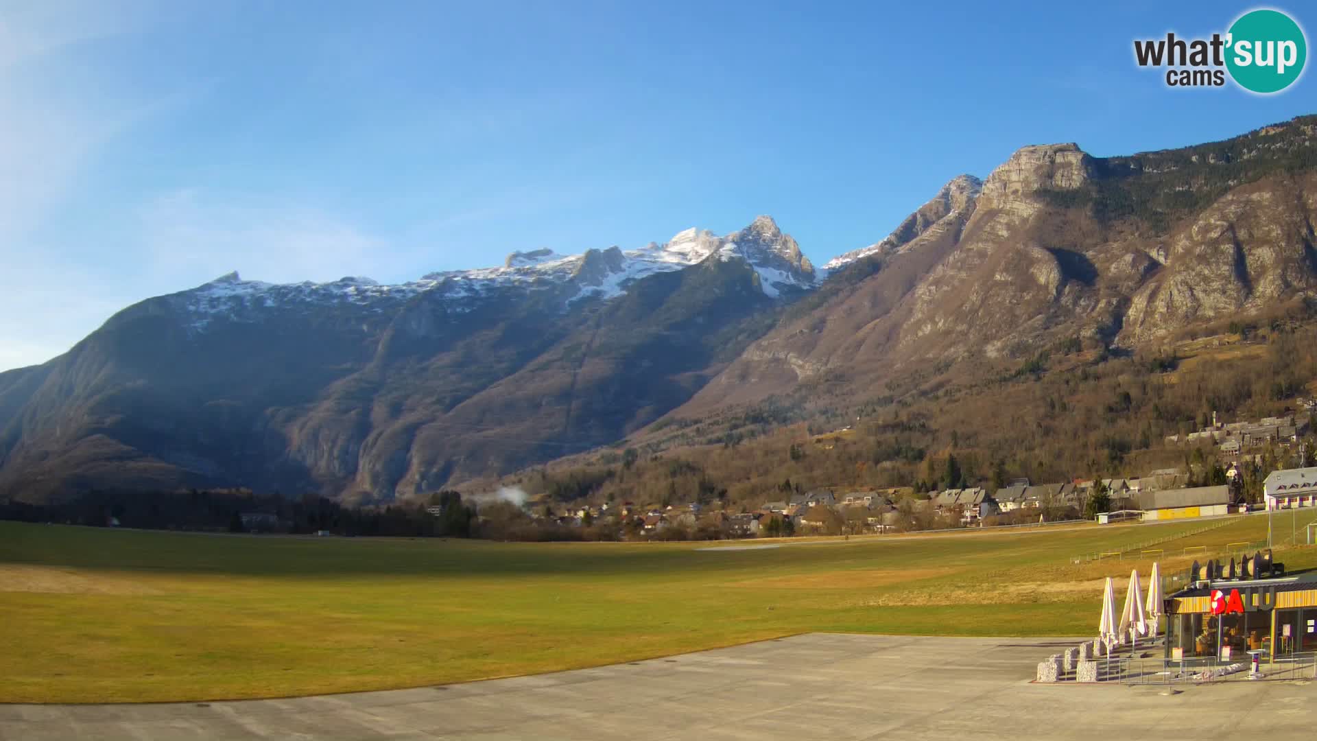 Web kamera uživo Zračna luka Bovec – Pogled na Kanin