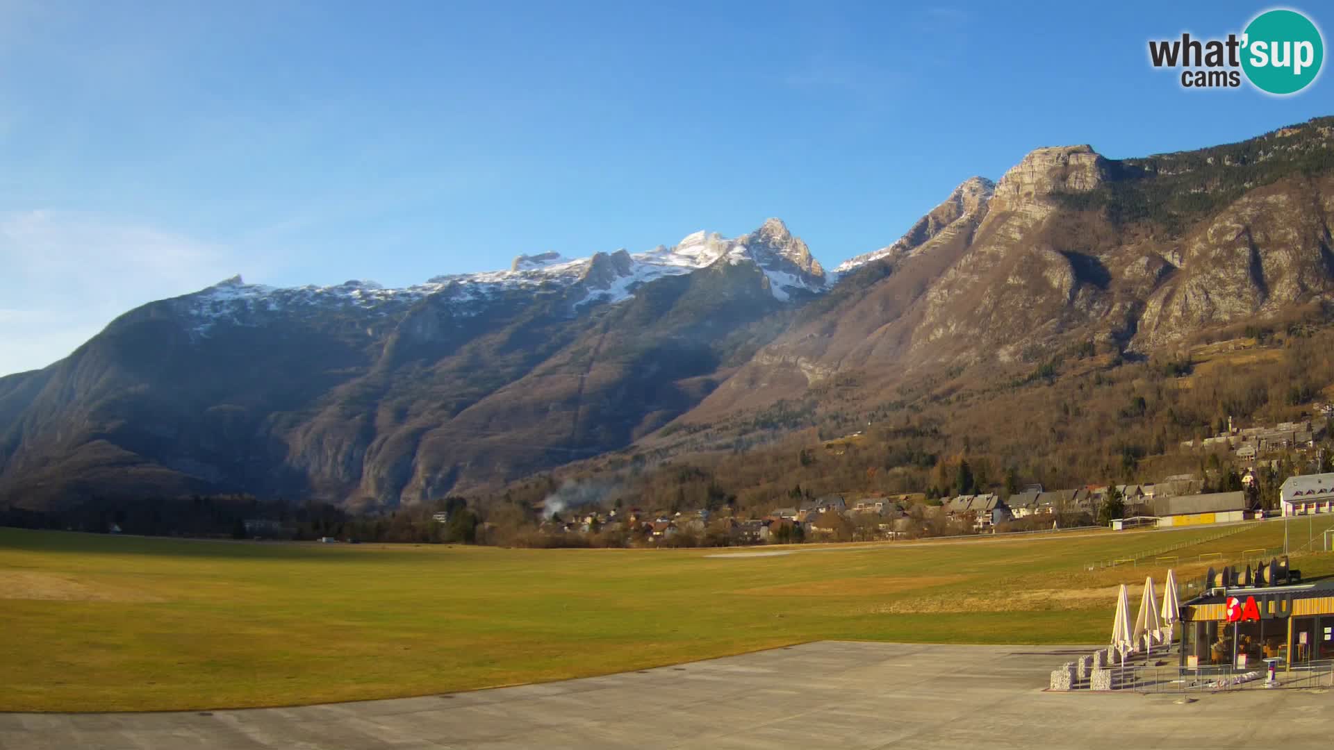 Web kamera uživo Zračna luka Bovec – Pogled na Kanin