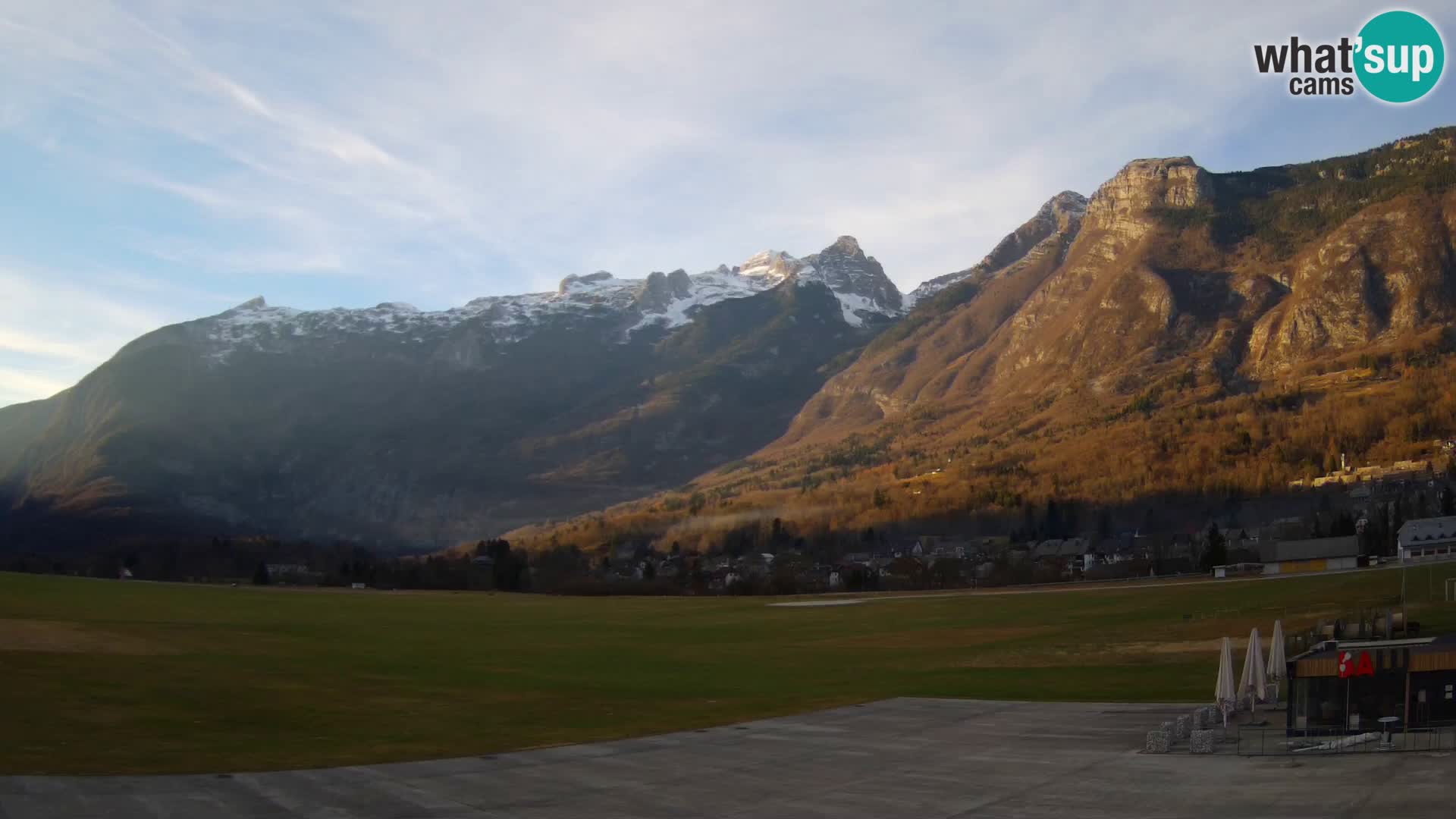 Web kamera uživo Zračna luka Bovec – Pogled na Kanin