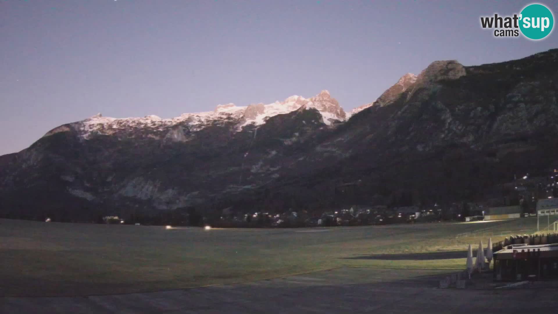 Webcam en direct Aéroport de Bovec – Vue sur Kanin