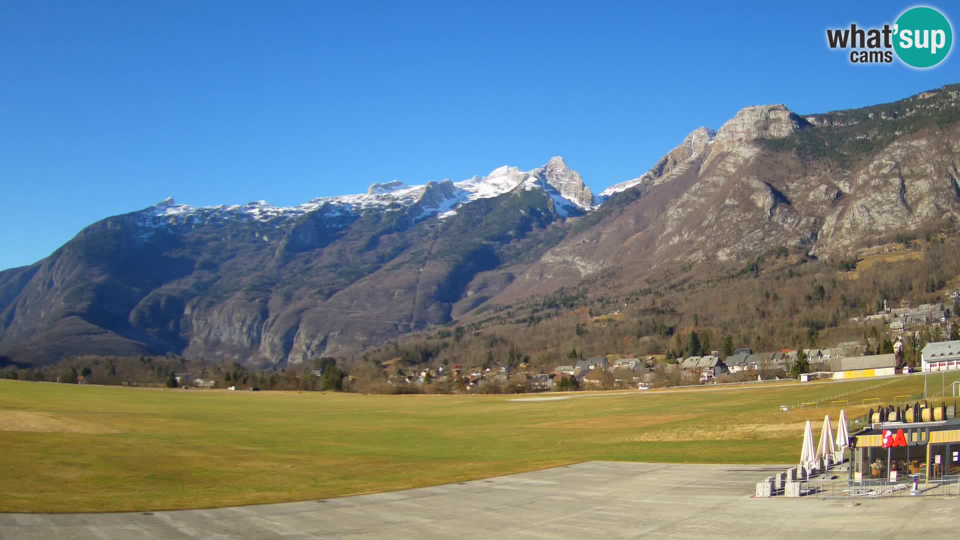 Spletna kamera letališče Bovec – pogled proti Kaninu