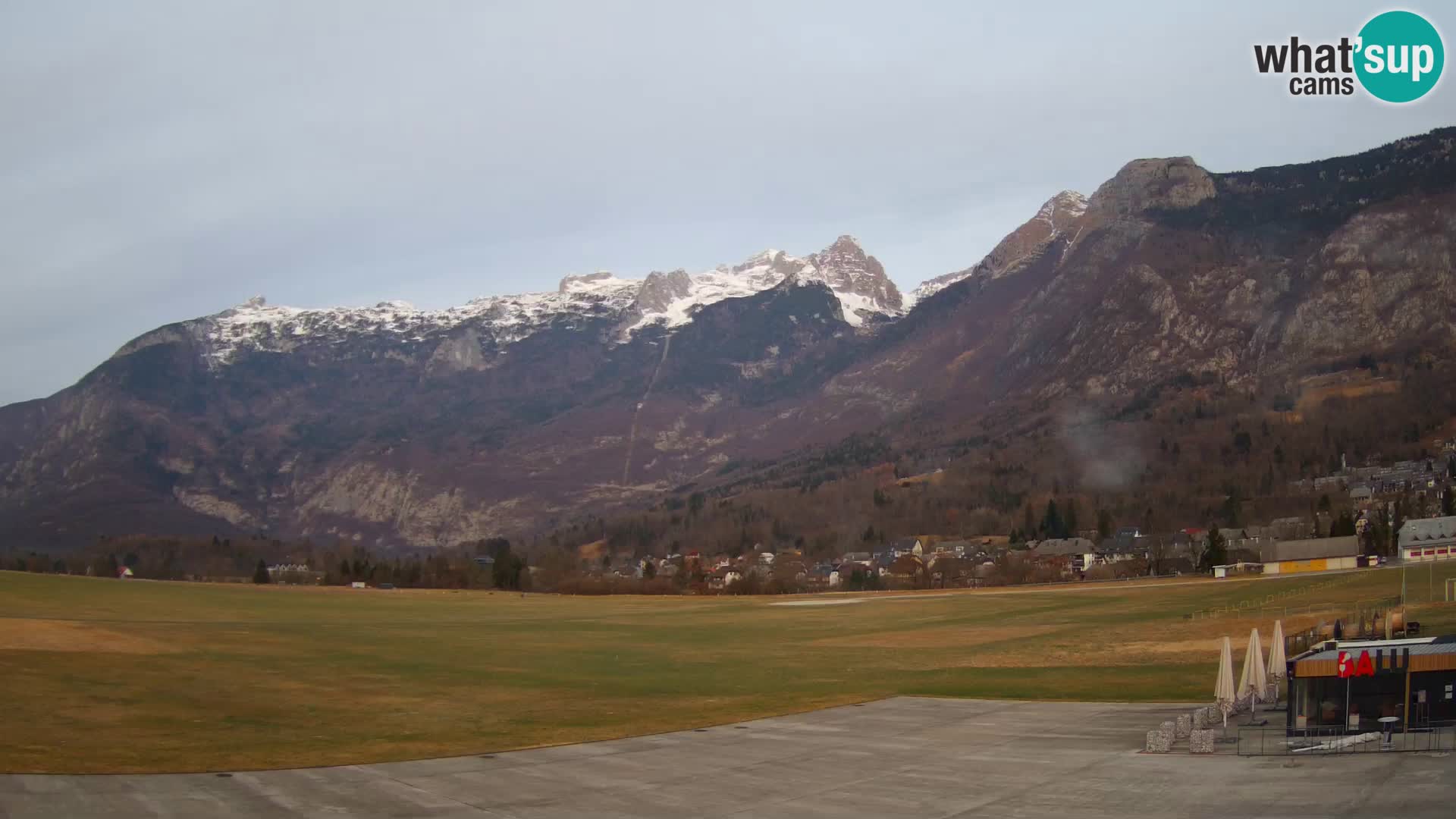 Spletna kamera letališče Bovec – pogled proti Kaninu