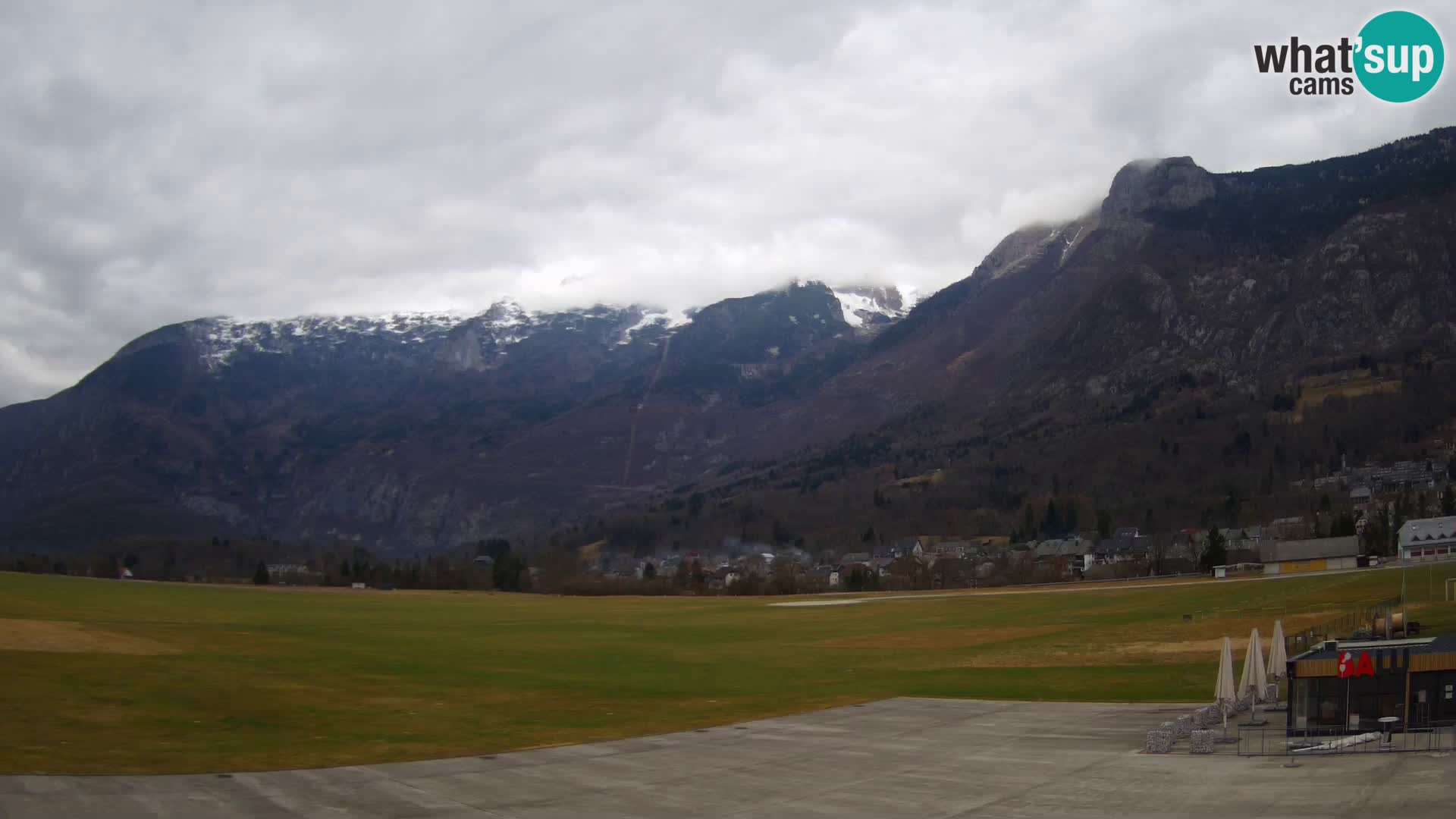 Webcam en direct Aéroport de Bovec – Vue sur Kanin